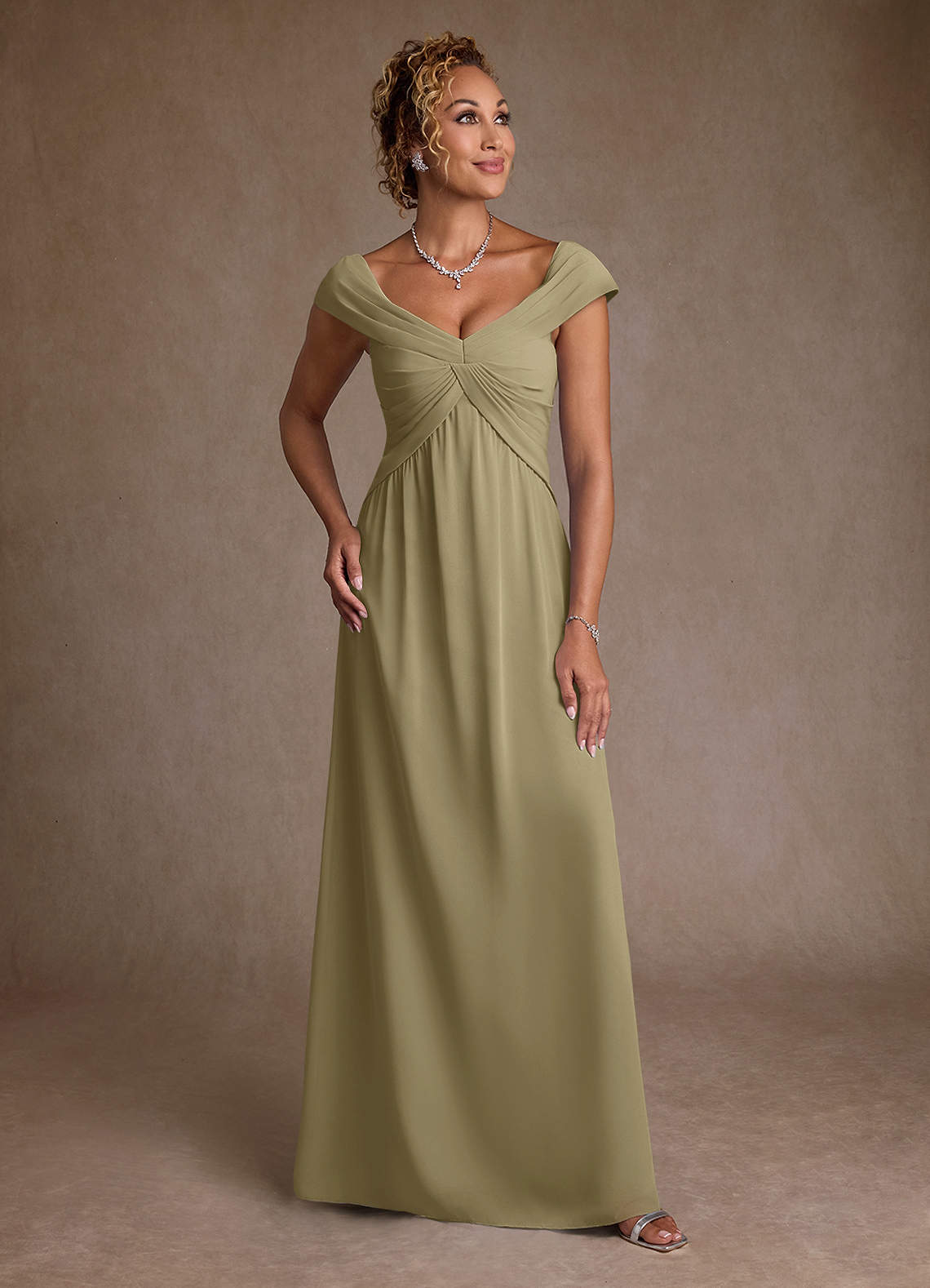 Azazie Myrtle vestidos de madre de la novia Vestido de Musgo Verde de Gasa de Corte en A con Plisado image1