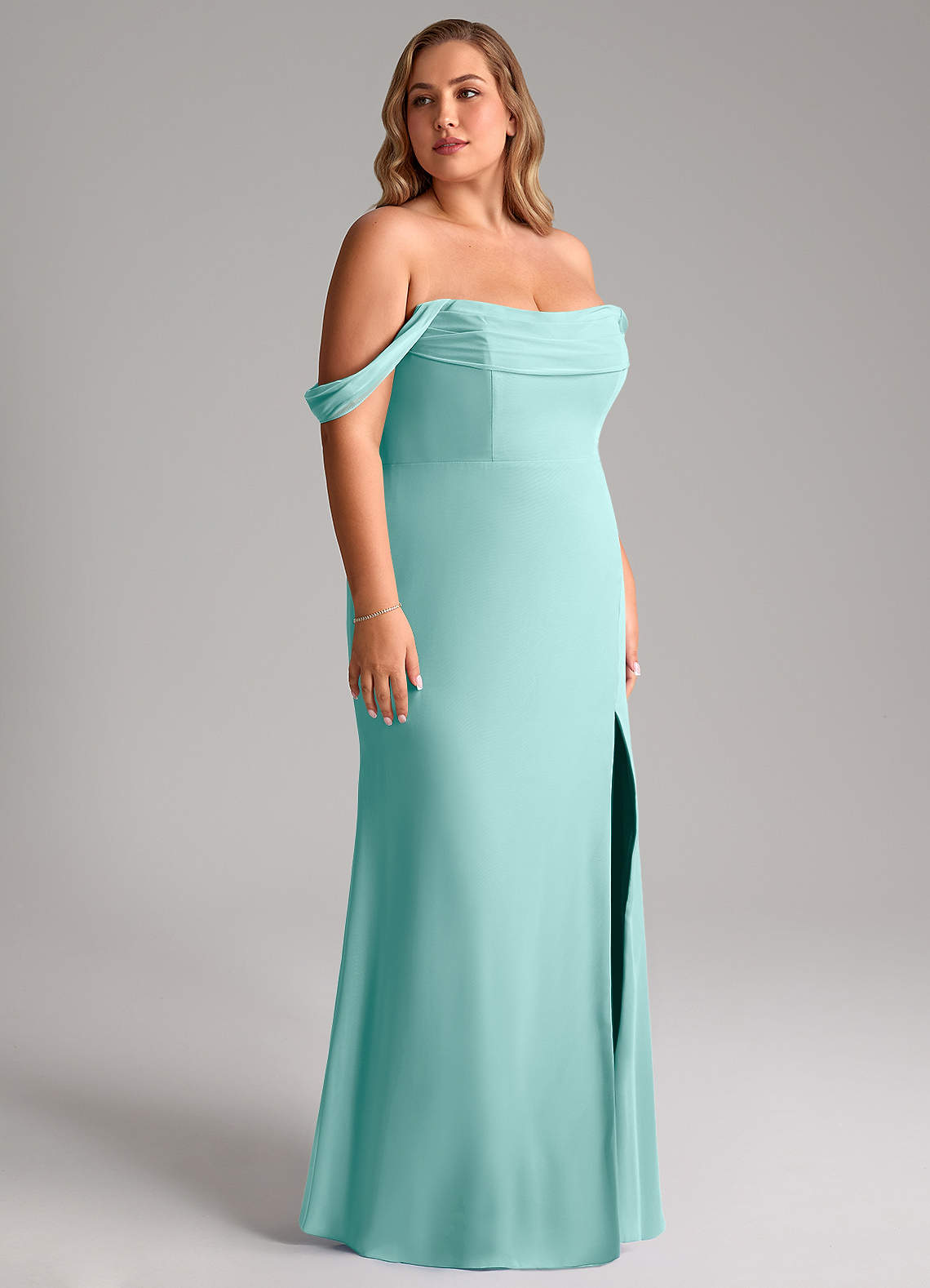 Azazie Saige Vestidos de damas de honor Vestido de Aqua de Gasa de Corte en A Convertible con Vestidos sin tirantes image11