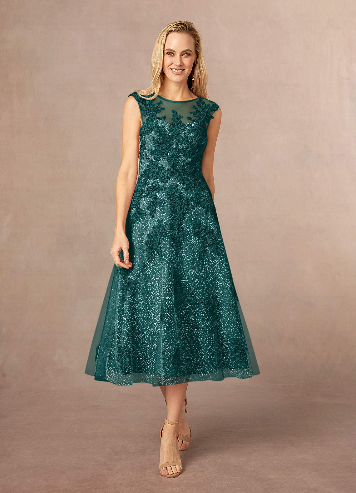 Azazie Flynn Mère de la mariée Robes Robe Trapèze en Tulle Col bateau dentelle Paon image1