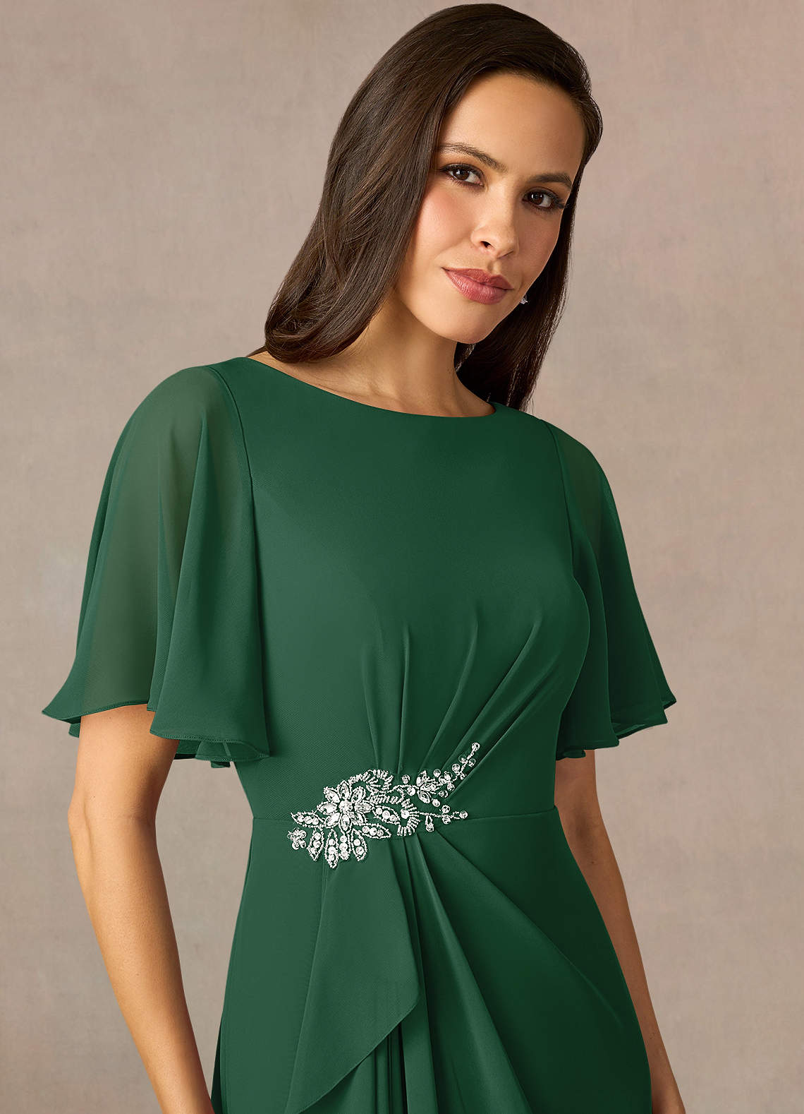 Azazie Rain Vestidos para mãe da noiva Vestido Verde Escuro de Chiffon de Bainha com Frisado image9