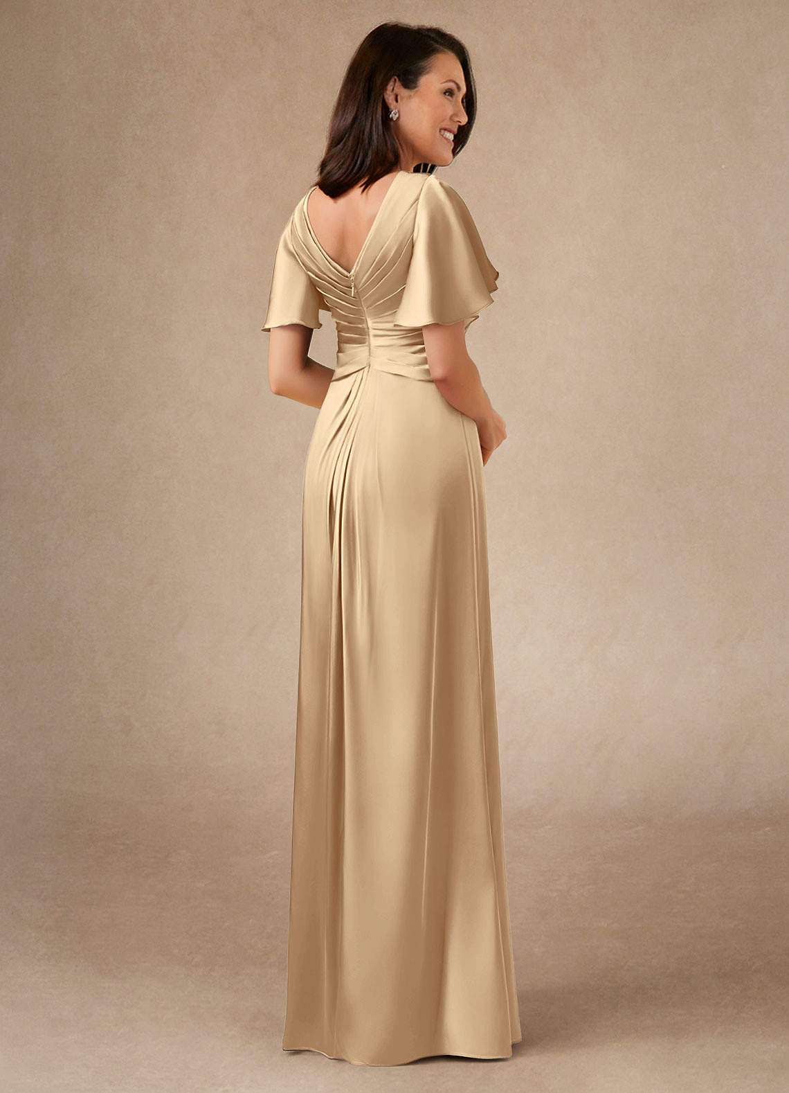 Azazie Emmeline Vestidos para mãe da noiva Vestido Champanhe de Cetim elástico de Linha A com Plissado image1