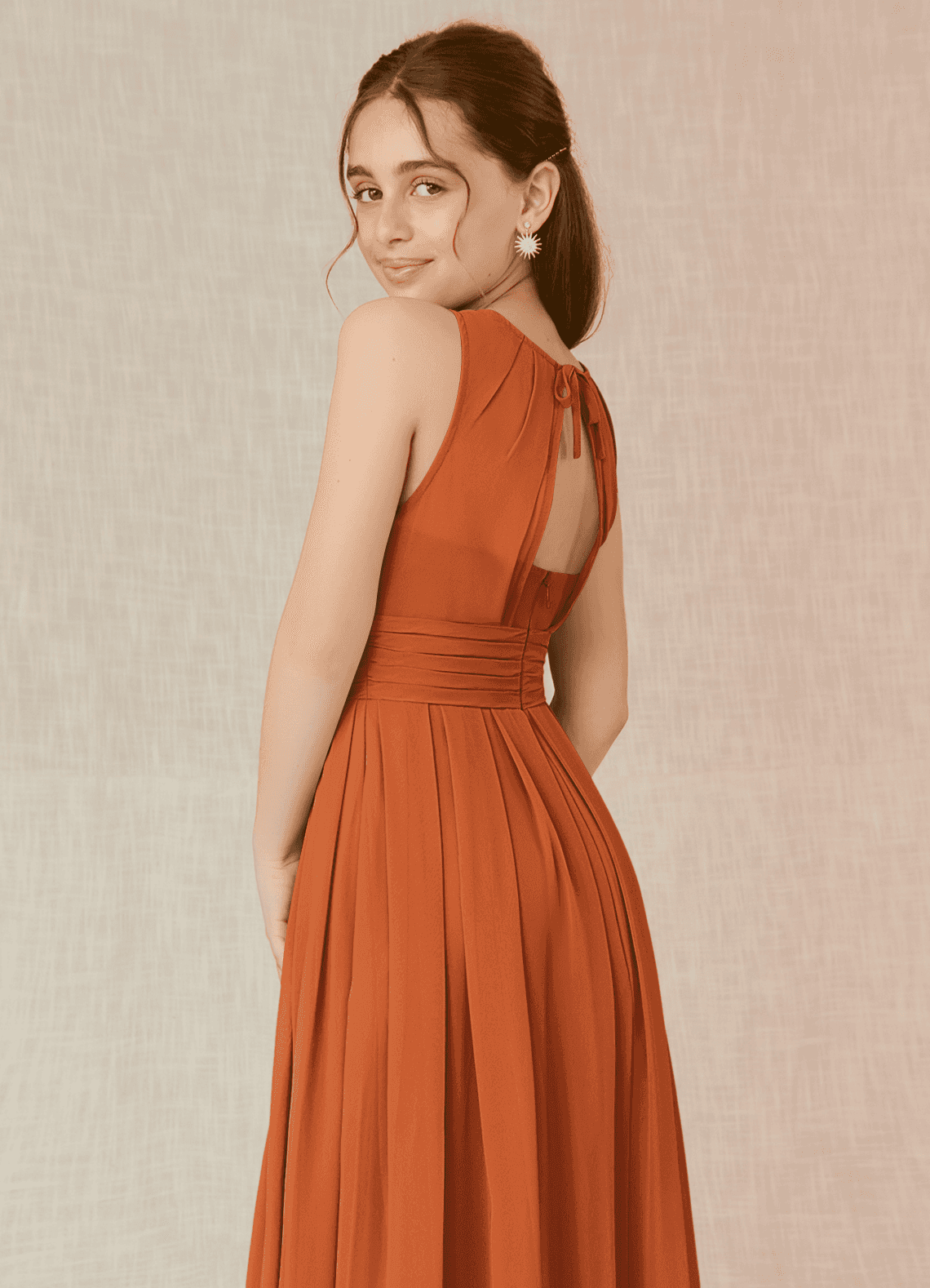 Azazie Bibiane Junior Vestido Canela de Chiffon de Linha A com Plissado image7