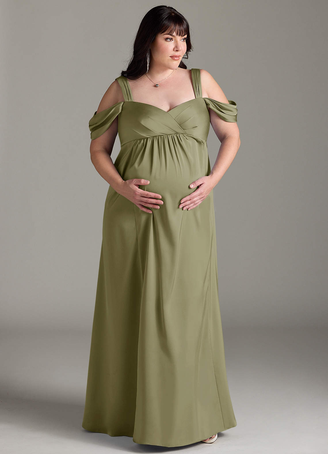Azazie Rhea Robes de demoiselle d'honneur de maternité Robe Trapèze Épaule nue plissée Longueur ras du sol Satin extensible image1