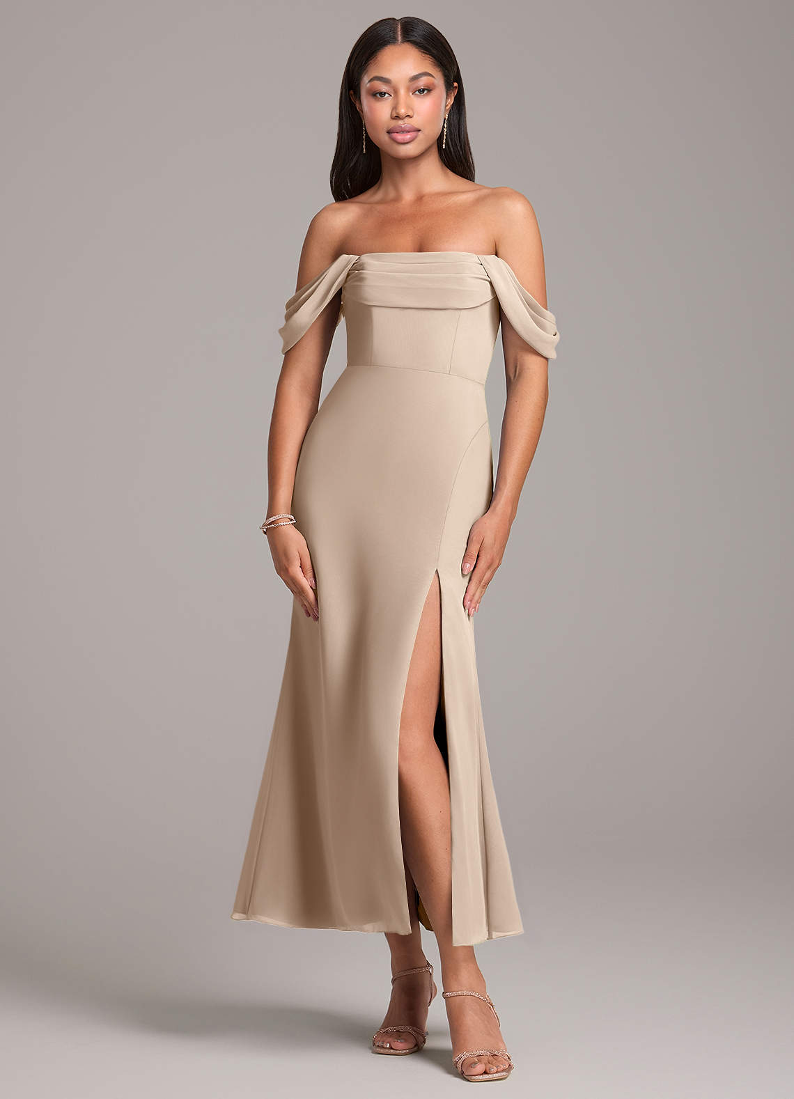 Azazie Saige Brautjungfernkleider Wandelbar Etui Schulterfrei Chiffon Kleid Taupe image1