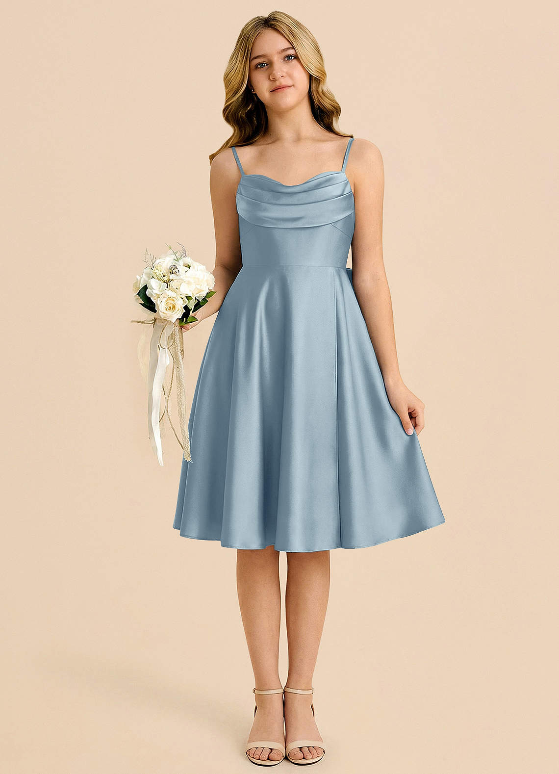 Azazie Bear Junior Vestido Azul Empoeirado de Cetim elástico de Linha A com Decote em coração image5