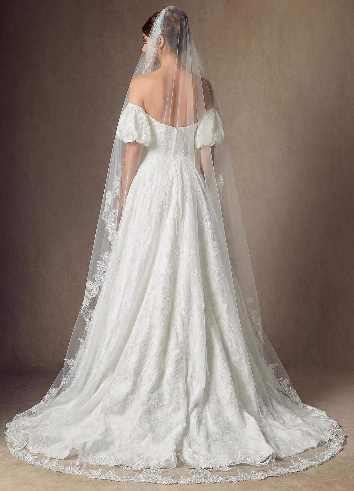 front Scalloped Edge Cathedral Veil with Floral Embroidery