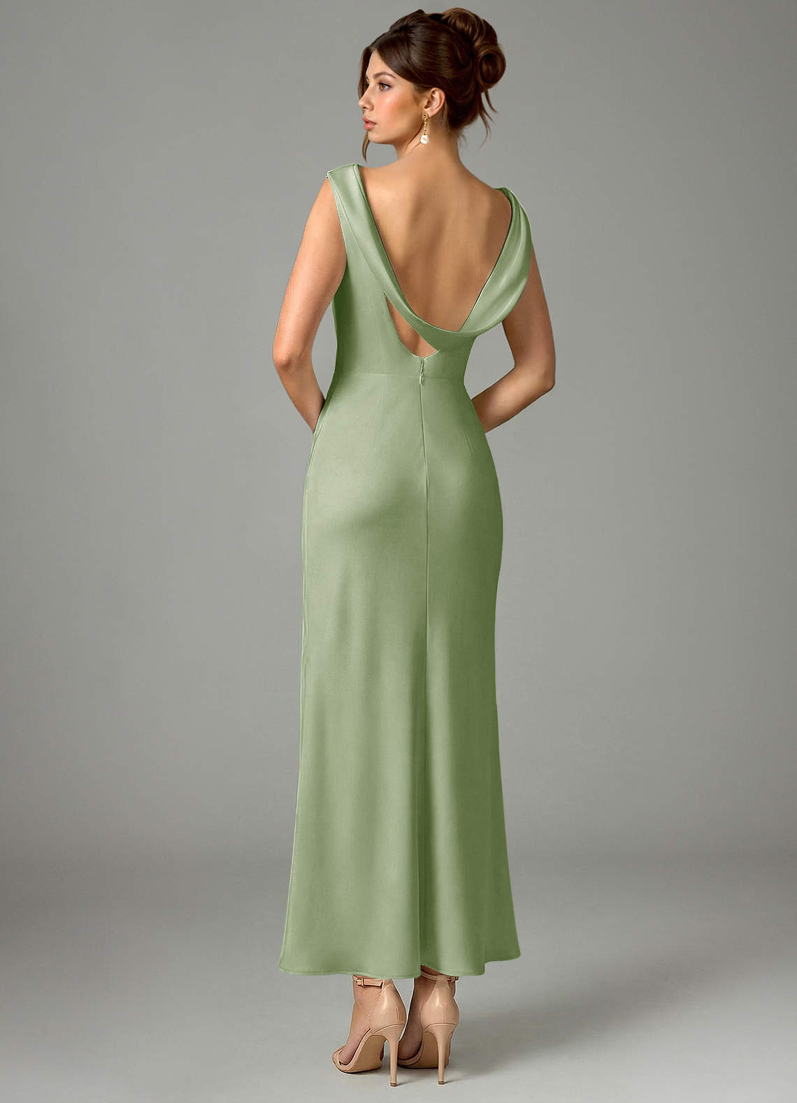Azazie Kieryn Robes de demoiselle d'honneur Robe Sirène en Satin extensible Plissée Vert Sauge image4