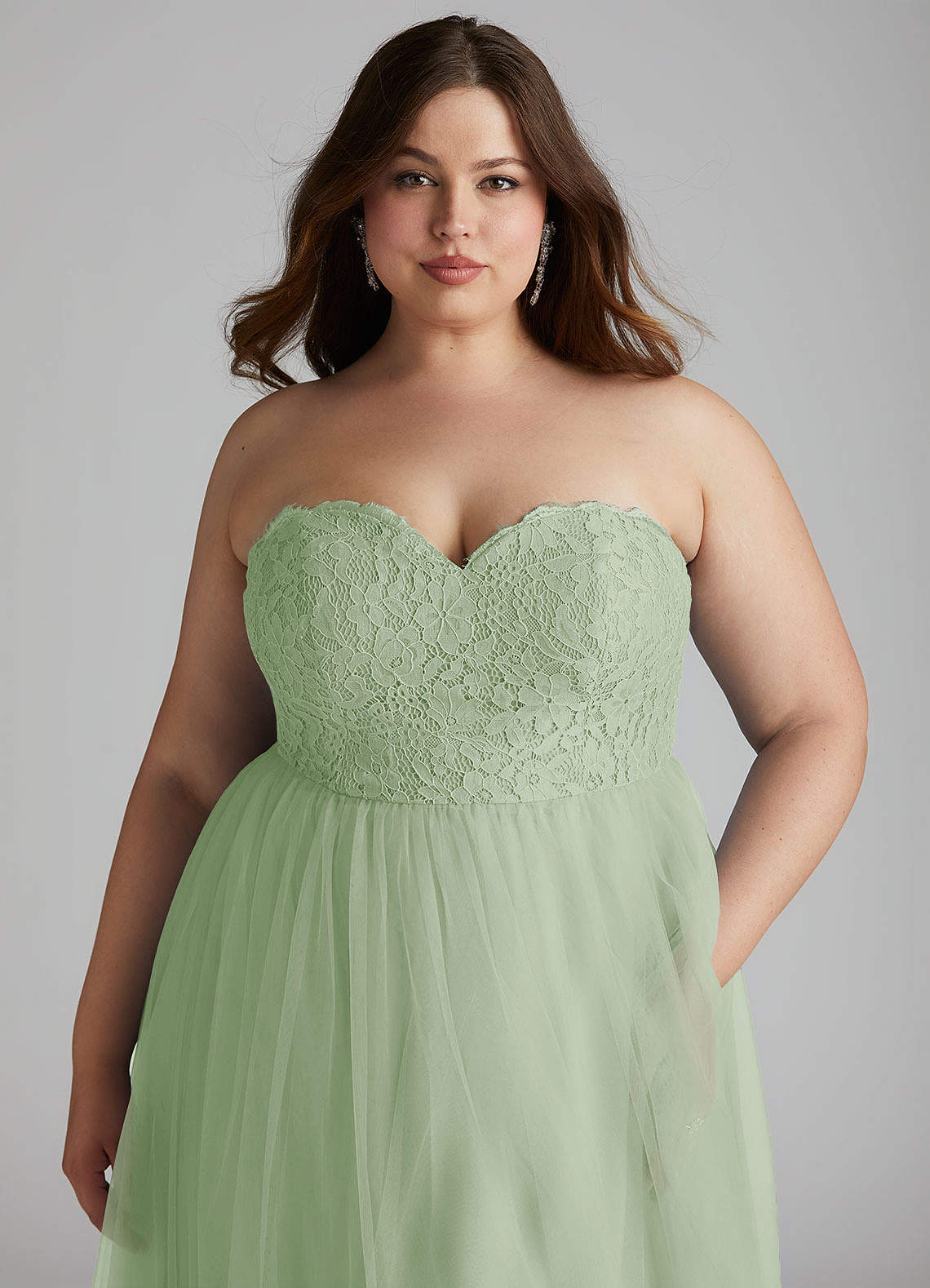 Azazie Roni Essayer des robes à la maison Robe Trapèze Convertible en Tulle Encolure en Forme de Cœur Rose Poussiéreuse image10