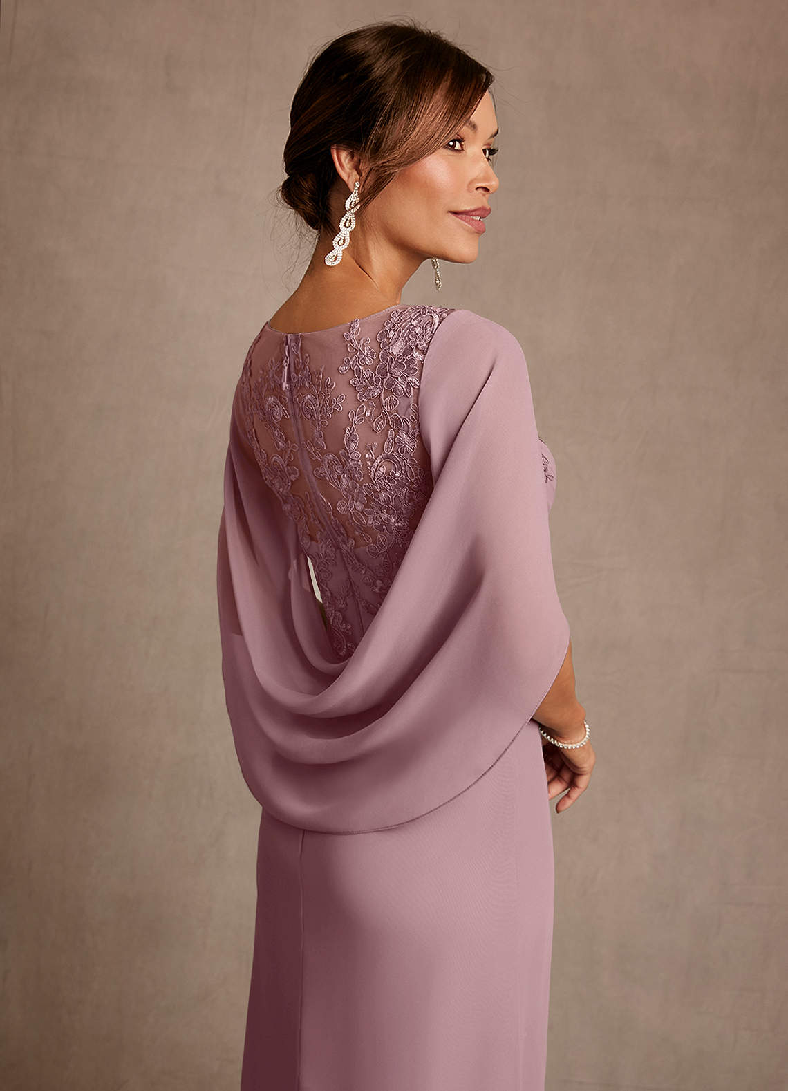 Azazie Forums Mère de la mariée Robes Robe Trapèze en Dentelle Rose Poussiéreuse image4