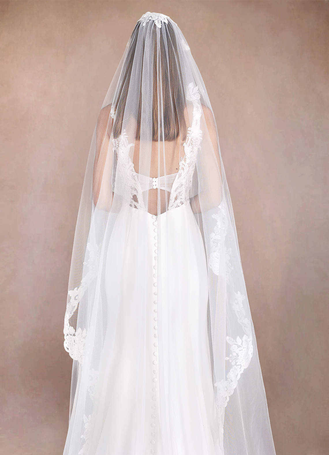 front Persila Lace Chapel Length Veil
