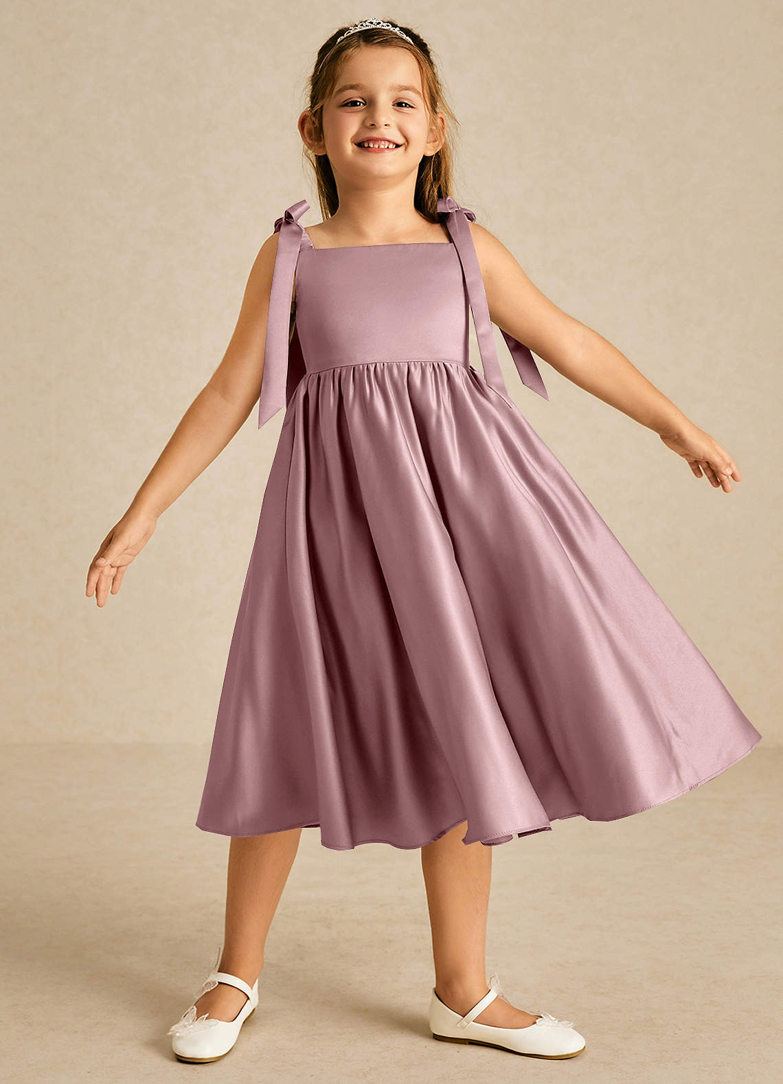 Azazie Chelsie vestidos de niña de las flores Vestido de Rosa Polvorienta de Satin Mate de Corte En A con Lazo image1