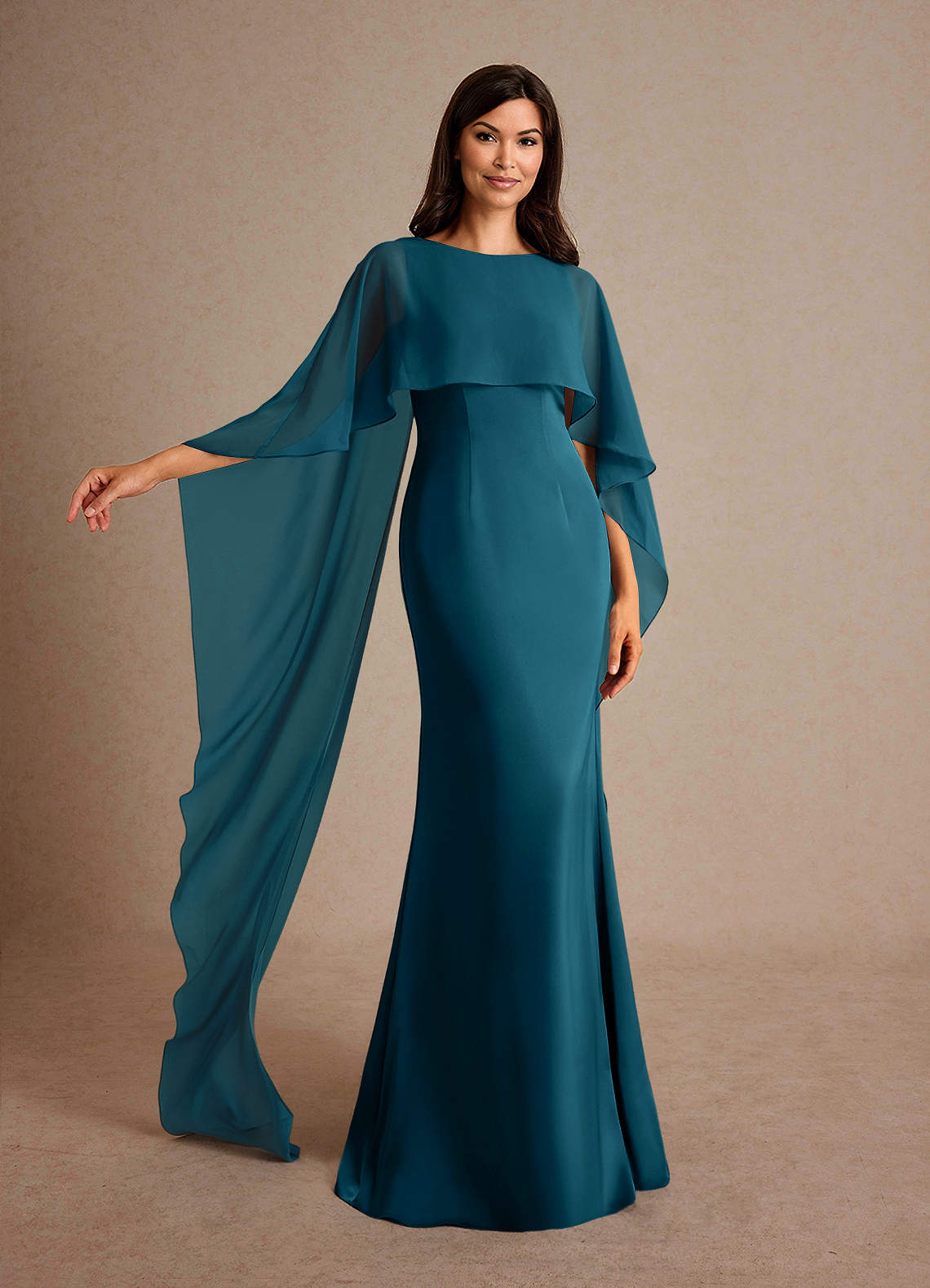 Azul Tinta Azazie Milfred Vestido de Azul Tinta de Satén Elástico de Recto  con Cuello de barco vestidos de madre de la novia | Azazie ES, image size:1140x1578