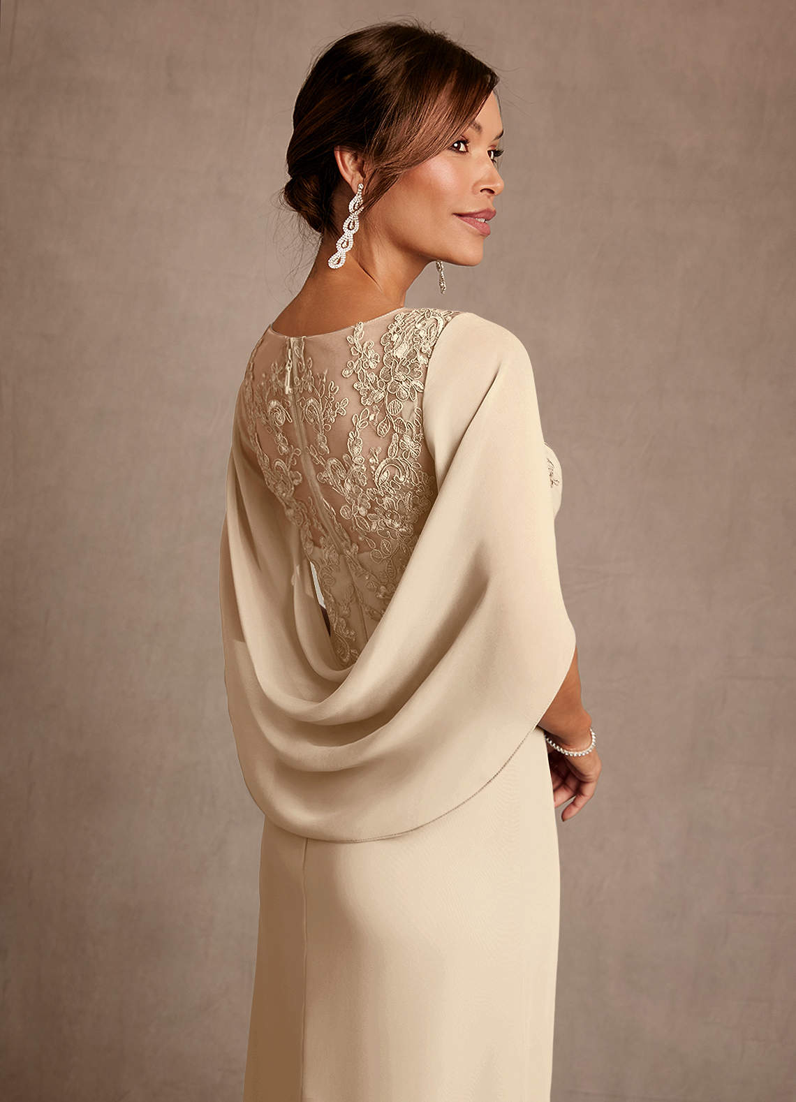 Azazie Forums Mère de la mariée Robes Robe Trapèze en Dentelle Champagne image4