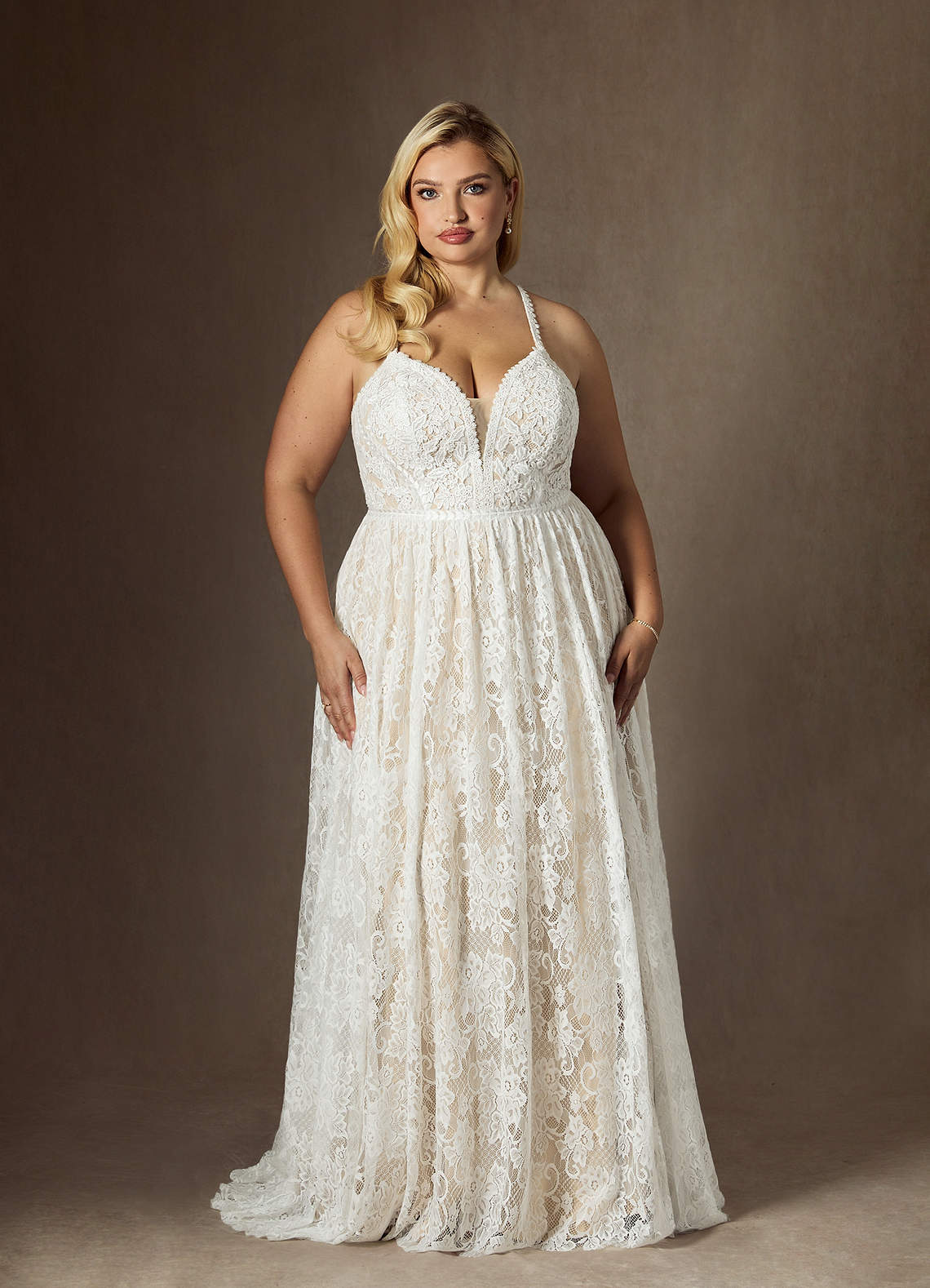 Azazie August Vestidos de novia Vestido de Blanco Diamante Champán de Encaje de Corte en A image1