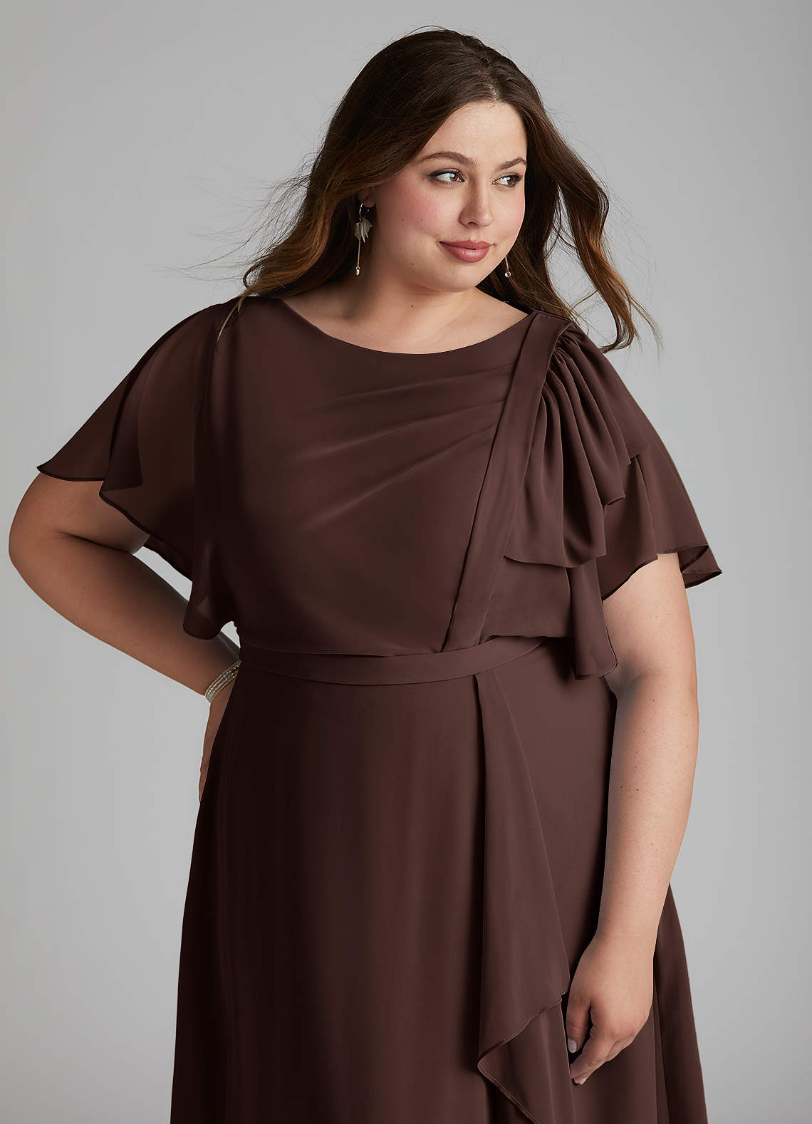 Azazie Aaliyah Bescheiden Bruidsmeisjekleding A-Lijn Bocht Gevouwen Chiffon Vloerlengte Jurk image10