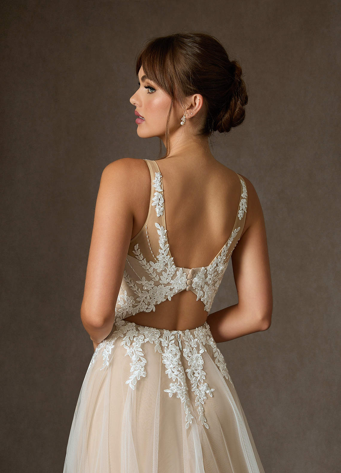 Azazie Goddess Robes de mariée Robe Trapèze en Tulle Col V à paillettes Diamant Blanc Champagne image8