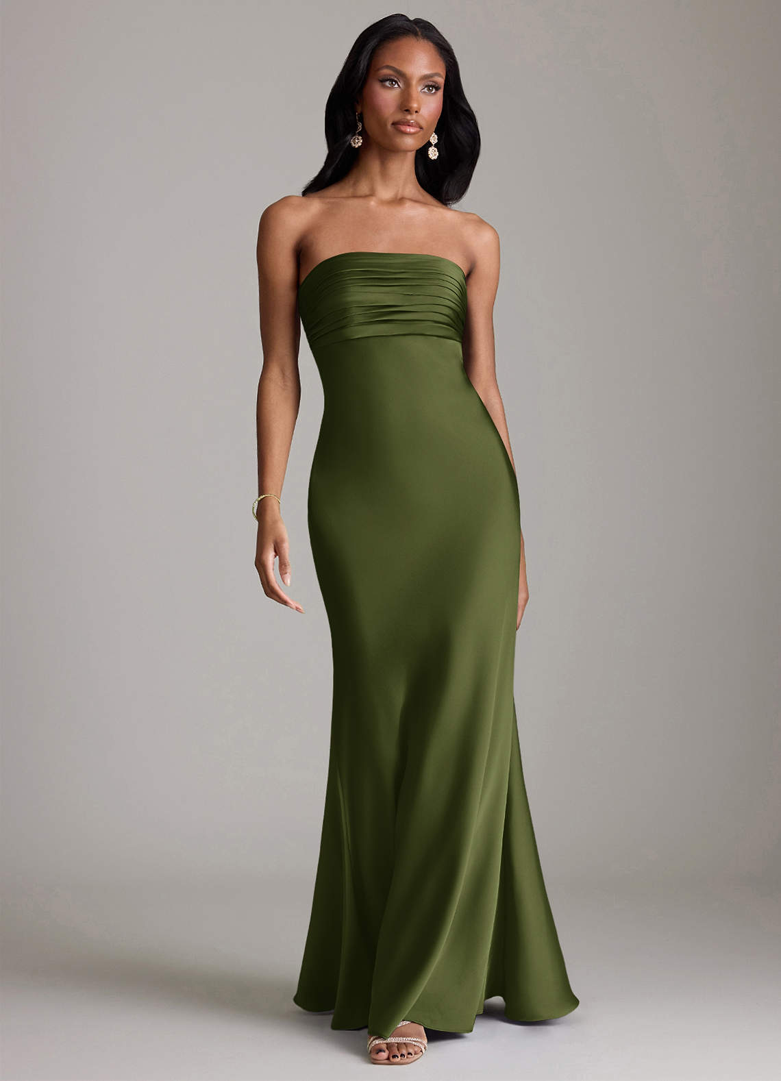 Azazie Saylor Vestidos de damas de honor Vestido de Oliva de Satén Elástico de Corte Sirena con Sin tirantes image1