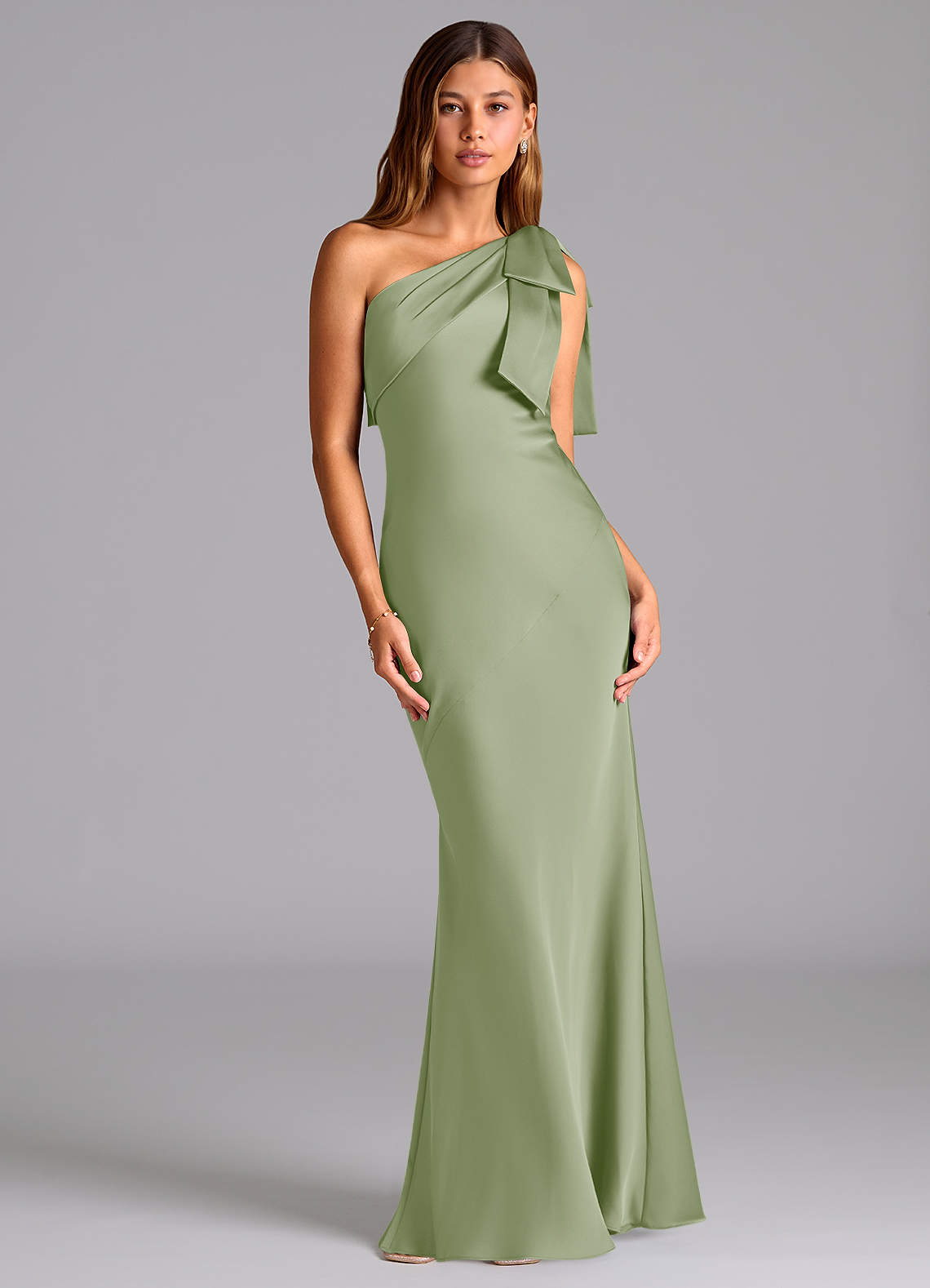 Azazie Yuanna Jurken voor bruidsmeisjes Jurk van Stretch Satijn met Zeemeermin One-Shoulder Stoffige Salie image1