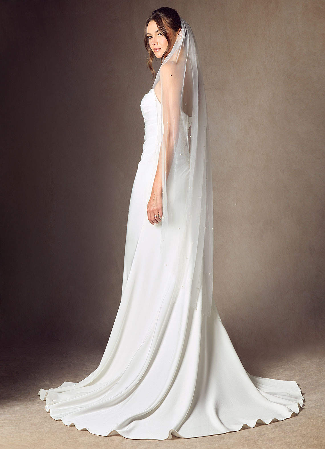 front Jenna Pearl Waltz Length Veil
