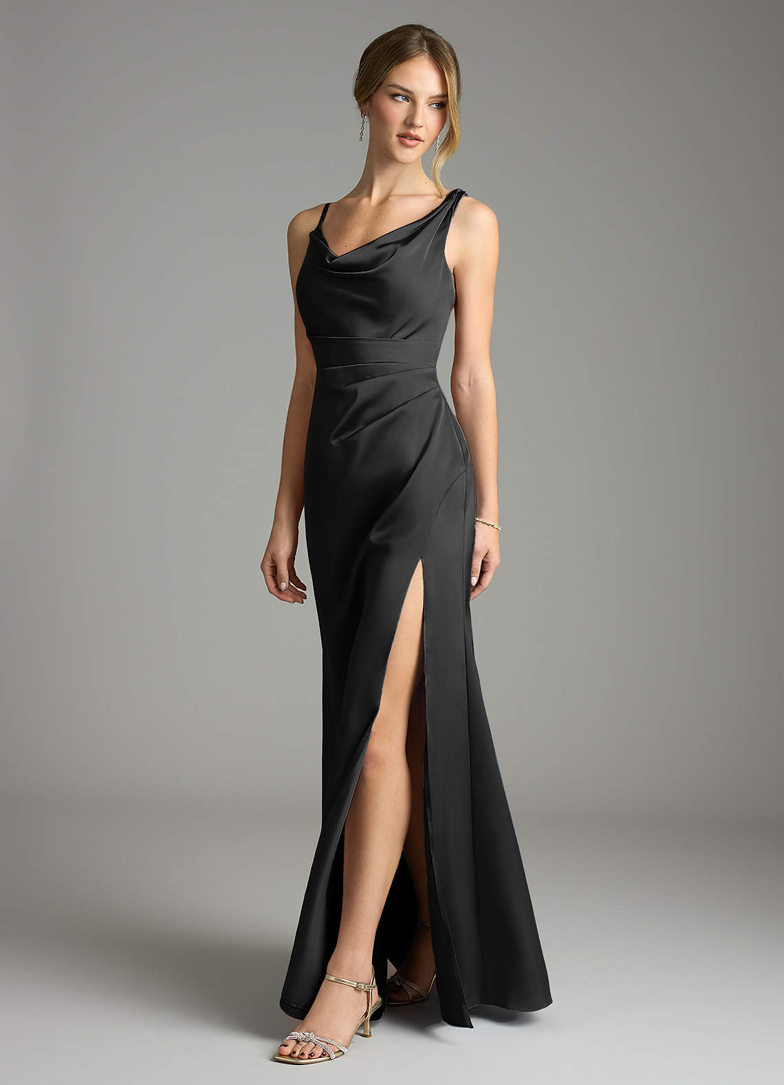 Azazie Samara Morsiusneito Mekot Mrenneito Pliseerattu Joustava satiini Lattian pituus Pukeutua image2