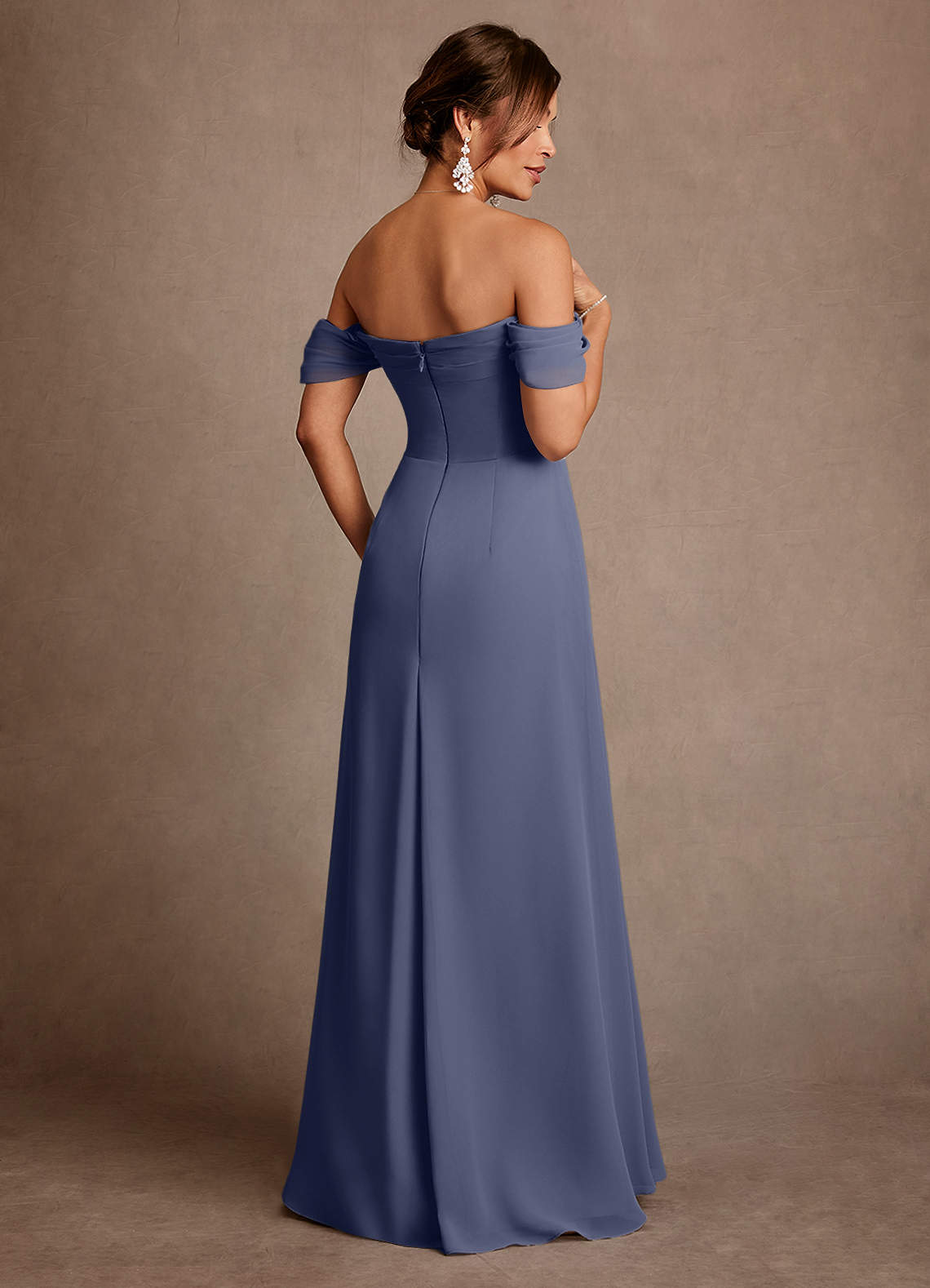 Azazie Amherst Mère de la mariée Robes Robe Trapèze en Mousseline de soie Épaule décolletée Bleu Orageux image2