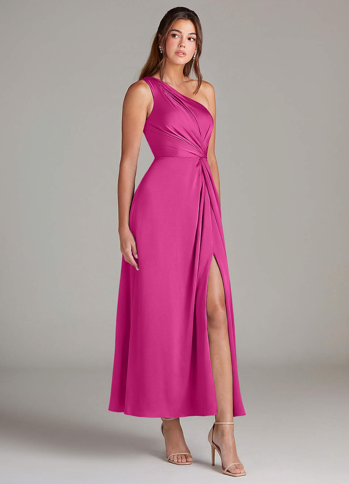 Azazie Brooke Robes de demoiselle d'honneur Robe Trapèze en Satin extensible Une épaule Fuchsia image3