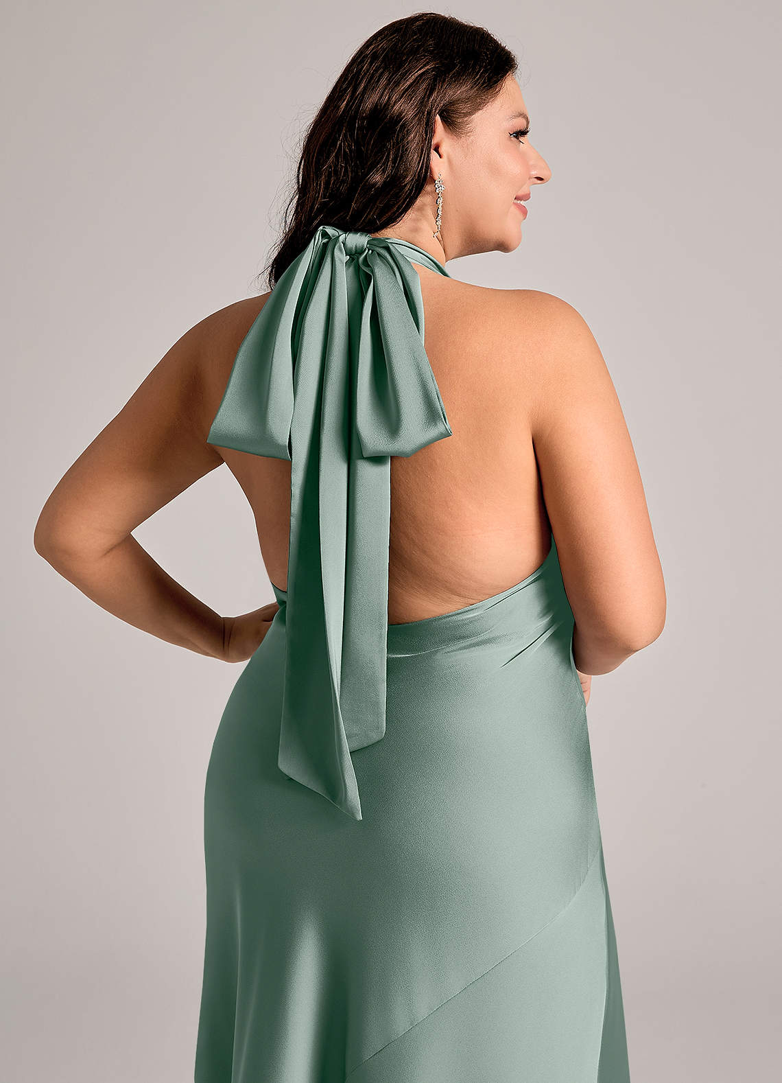 Azazie Velli Prova i vestiti a casa Abito Sirena in Raso Elasticizzato Collo Alto Verde Salvia image11