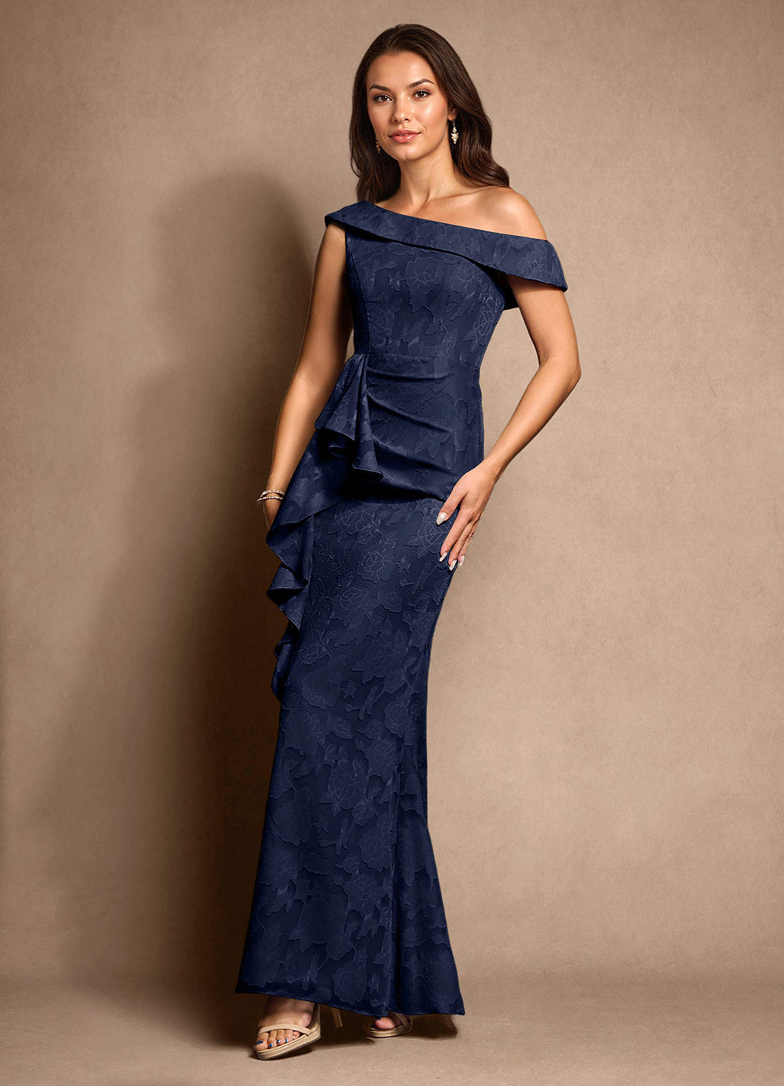 Azazie Hamptons vestidos de madre de la novia Vestido de Azul Marino Oscuro de Devorado Floral de Corte En A con Plisado image4