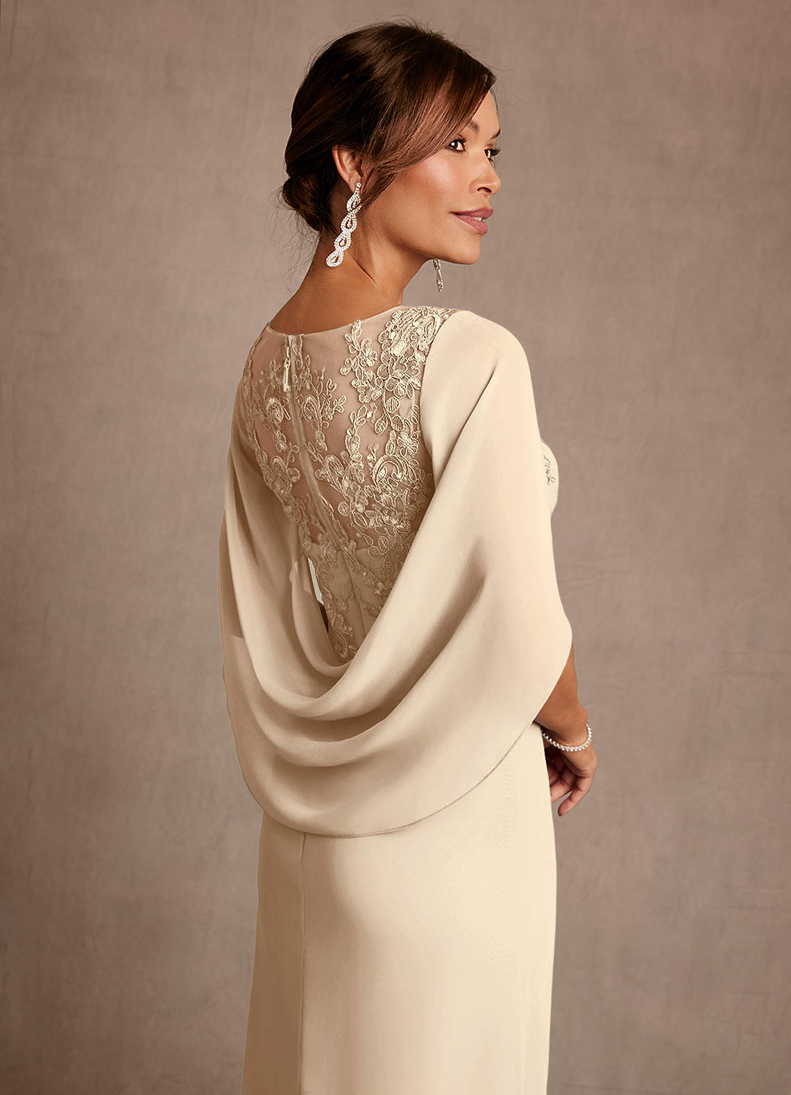 Azazie Santa Clara Mère de la mariée Robes Robe Trapèze en Dentelle Champagne image5