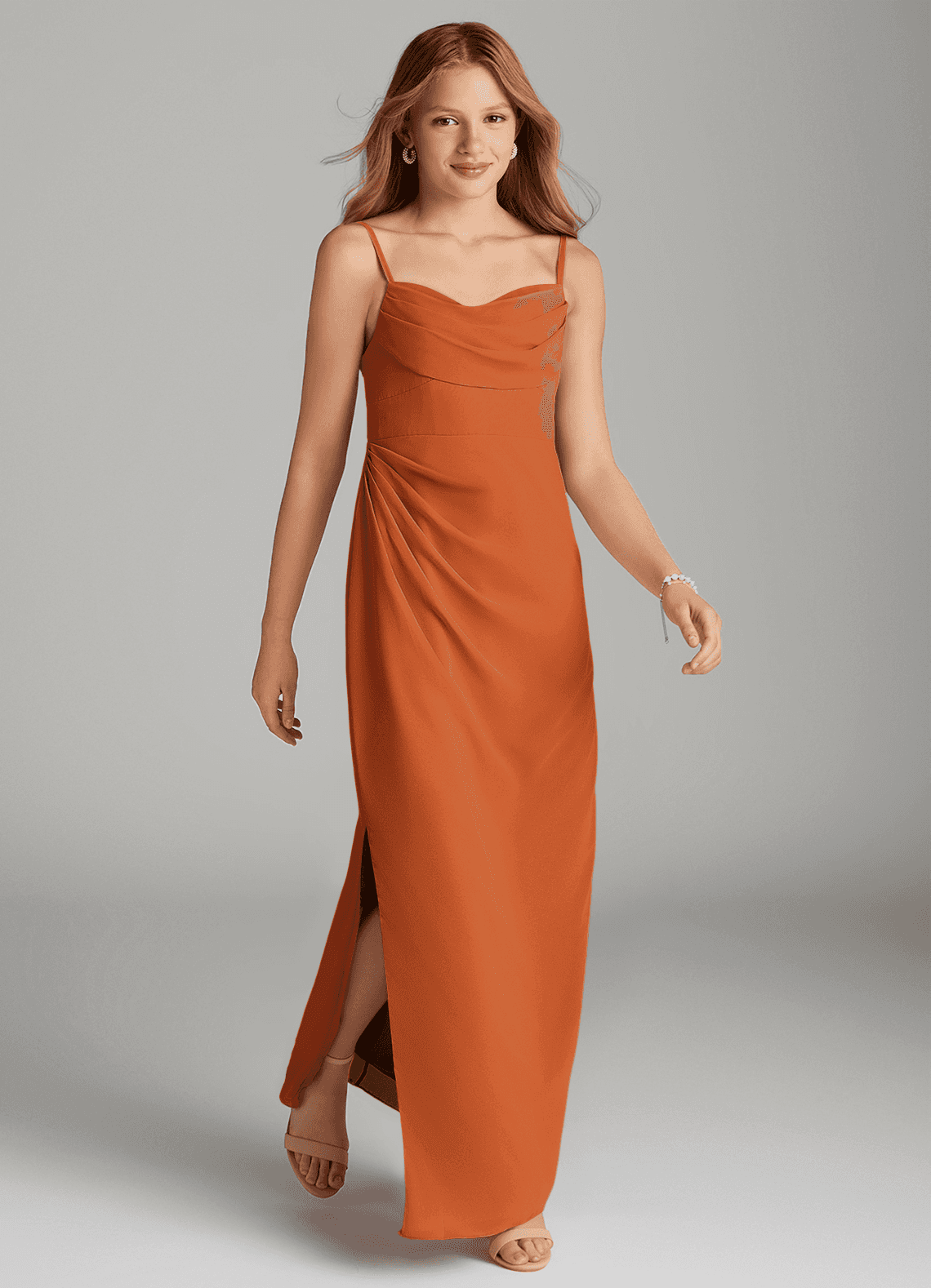 Azazie Mai Junior Vestido Canela de Chiffon de Bainha com Plissado image3