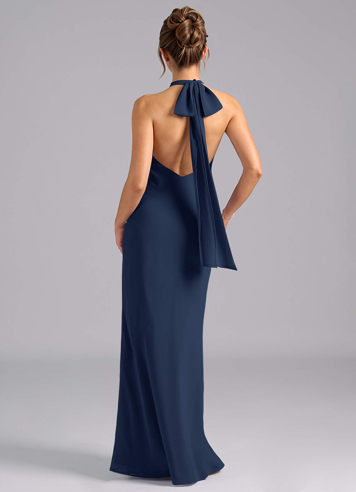 Azazie Velli Vestidos de damas de honor Vestido de Azul Marino Oscuro de Gasa de Corte Sirena con Cuello Alto image1