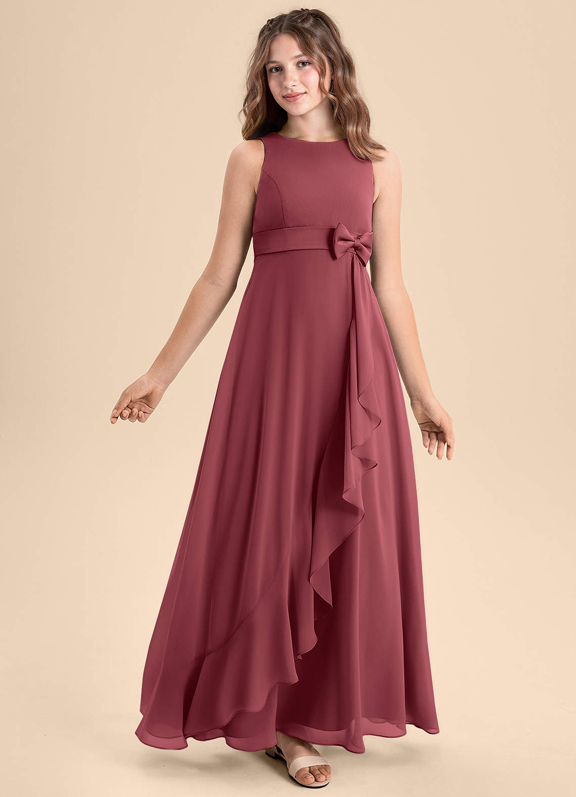 Azazie Lilenne Junior Vestido de Merlot de Gasa de Corte En A con Lazo image1