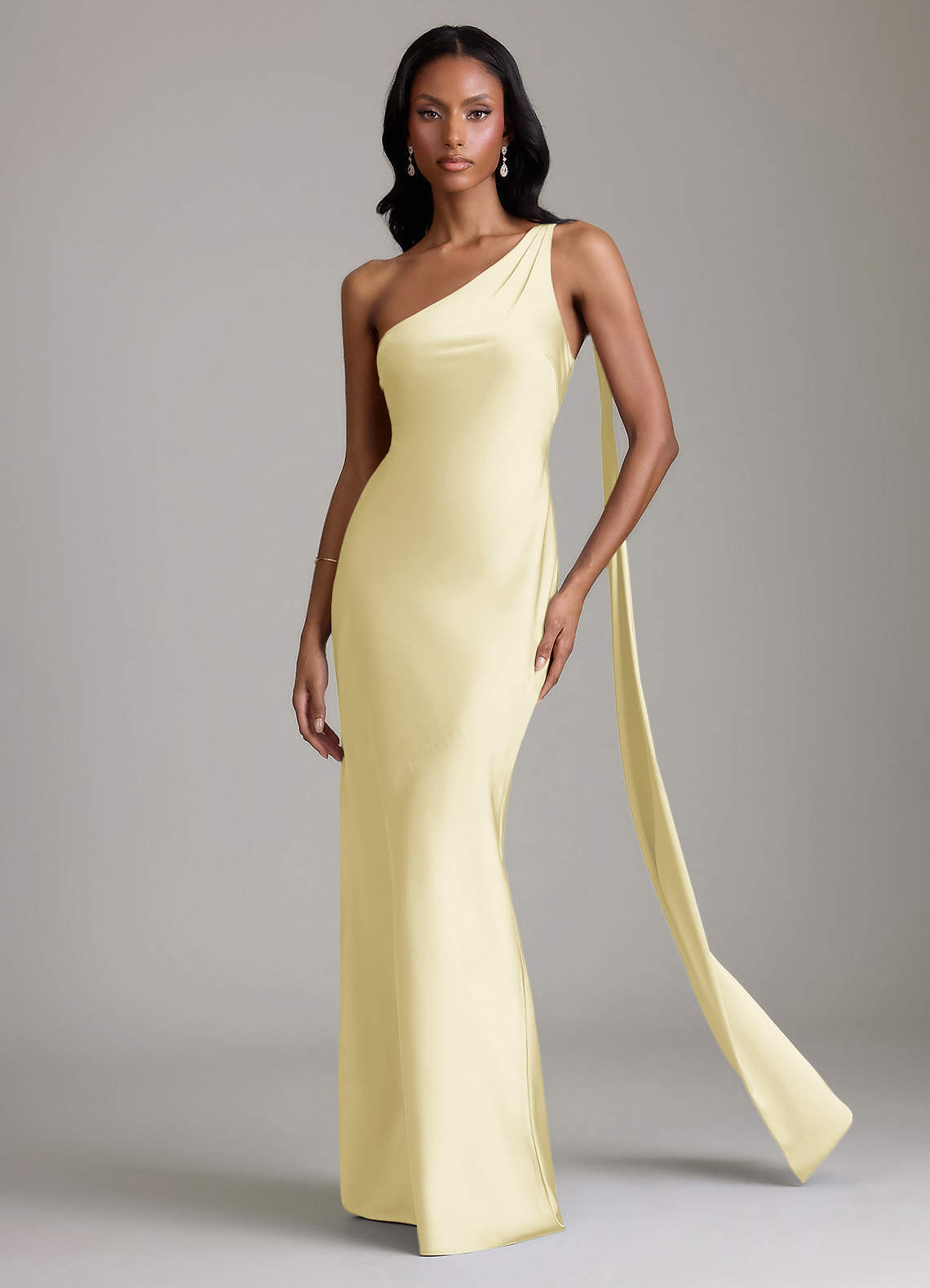 Azazie Juniper Vestidos de damas de honor Vestido de Sorbete De Limón de Satén Elástico de Corte Sirena con Hombro unilateral image3