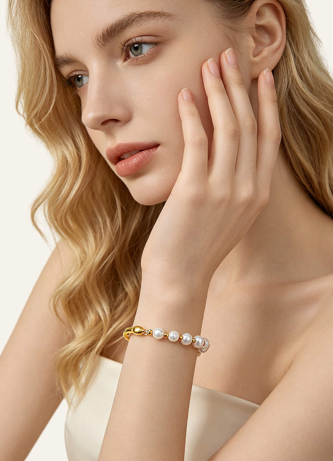 front Organic Gold & Pearl Bracelet