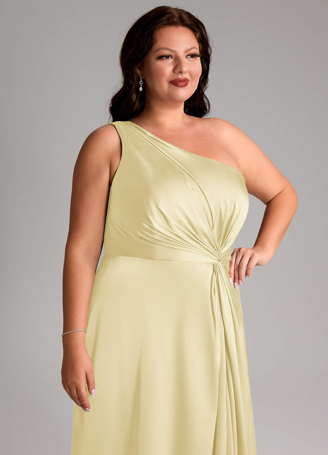 Azazie Brooke Robes de demoiselle d'honneur Robe Trapèze en Satin extensible Une épaule Sorbet Citron image13