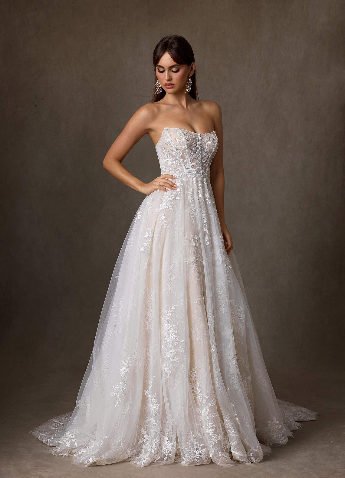 Azazie Elowyn Trouwjurken Jurk van Kant met Baljurk Strapless Diamant Wit Champagne image7
