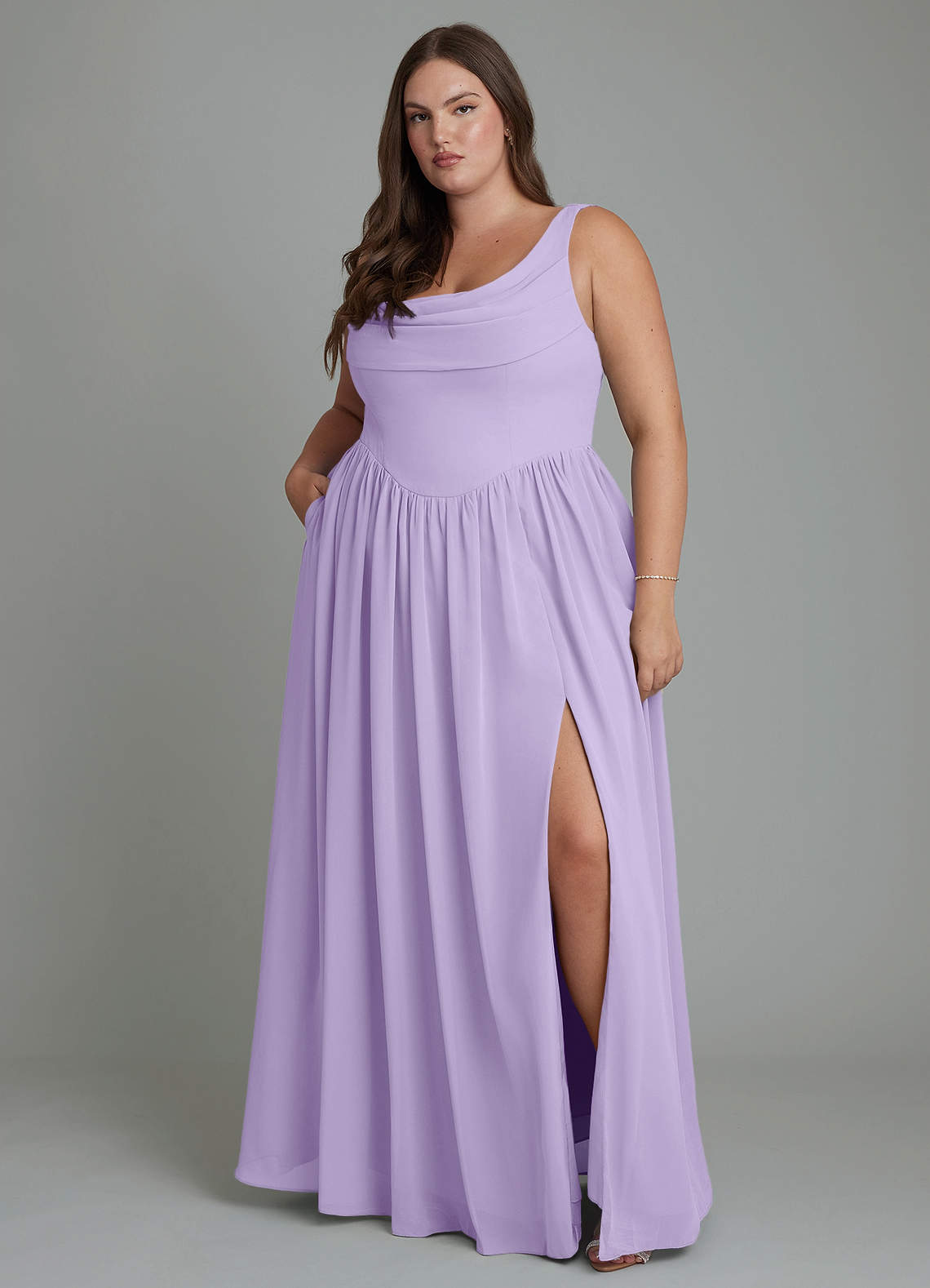 Azazie Novi Robes de demoiselle d'honneur Robe Trapèze en Mousseline de soie Plissé Lilas image1