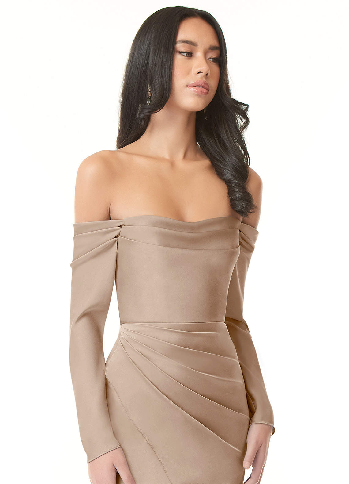Azazie Hallie Vestidos de damas de honor Vestido de Gris Pardo de Satén Elástico de Corte Recto Convertible con Manga larga con hombros descubiertos image1