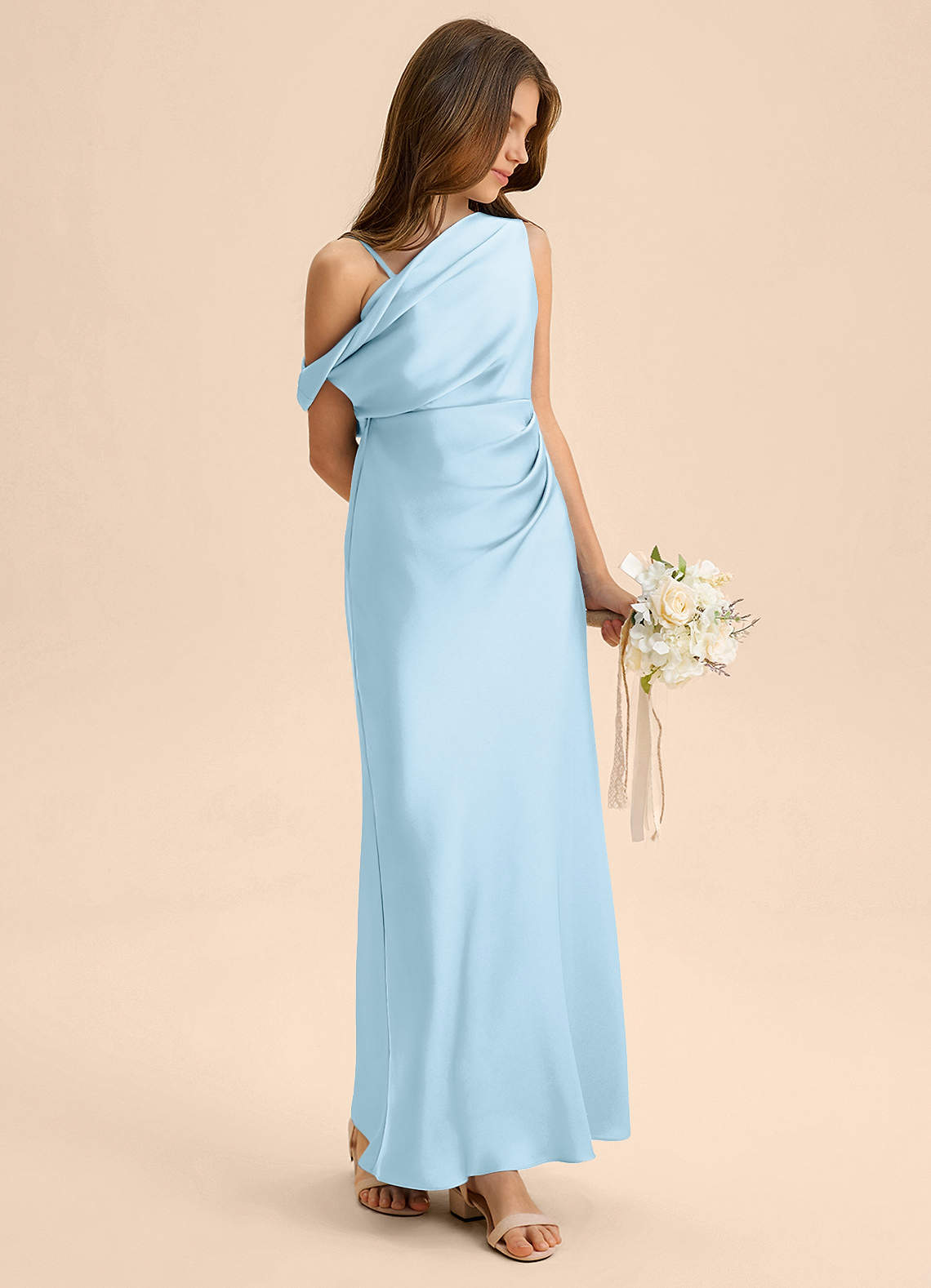 Azazie Emerson Junior Vestido de Azul Cielo de Satén Elástico de Corte Recto con Vestidos sin tirantes image3