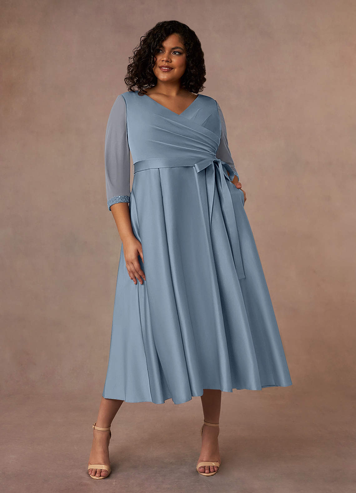 Azazie Maritza Abiti per la Madre della Sposa Abito A-Line in Raso Opaco Plissettato Blu Polveroso image6