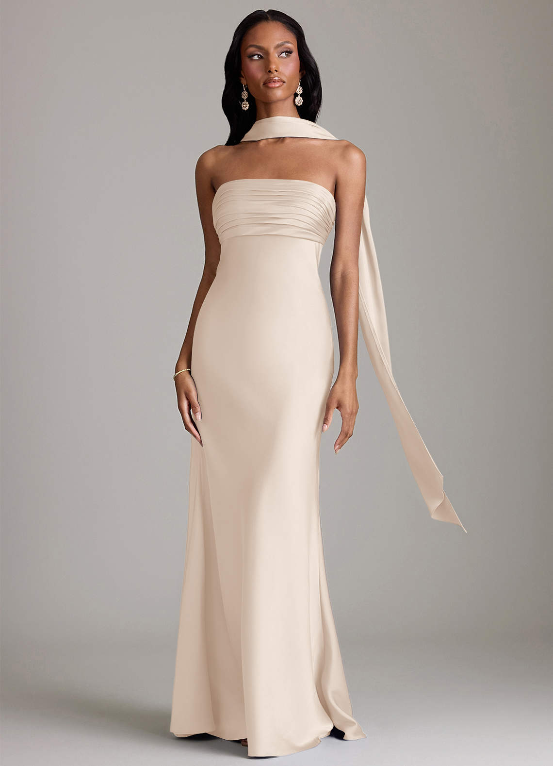 Azazie Saylor Vestidos de damas de honor Vestido de Alabastro Blanco de Satén Elástico de Corte Sirena con Sin tirantes image8