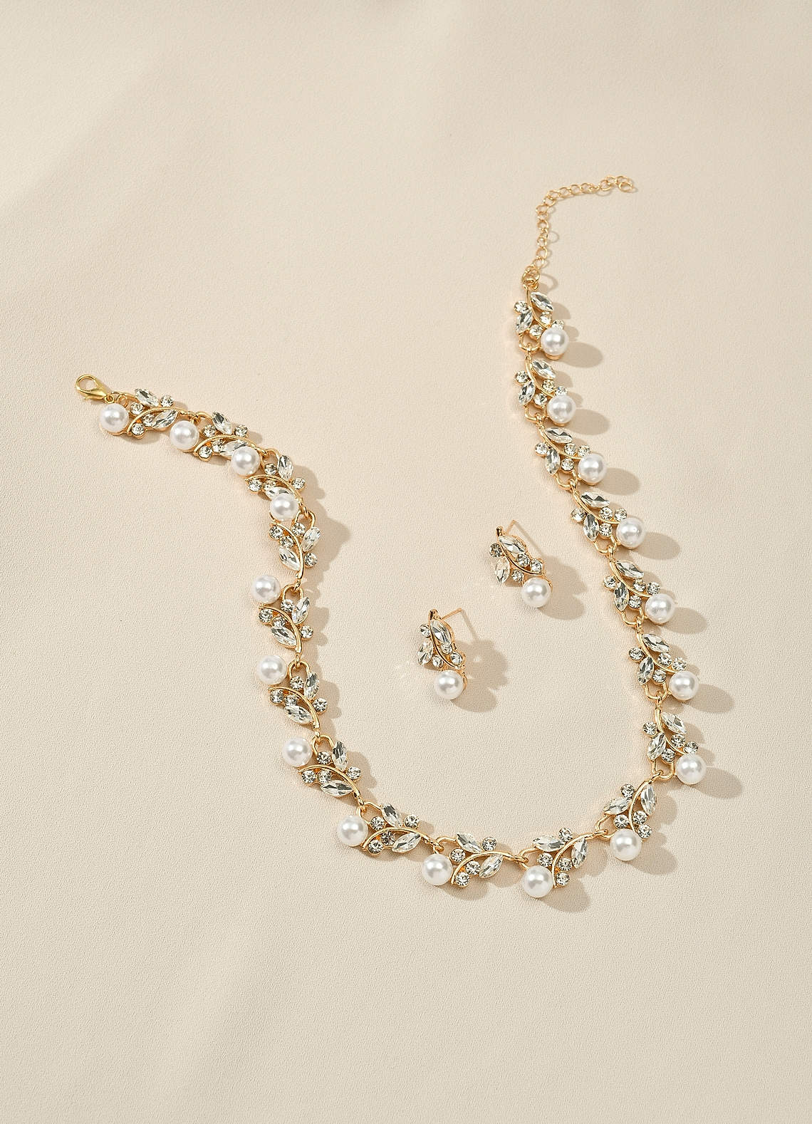front Conjunto de joyas de perlas y cristales