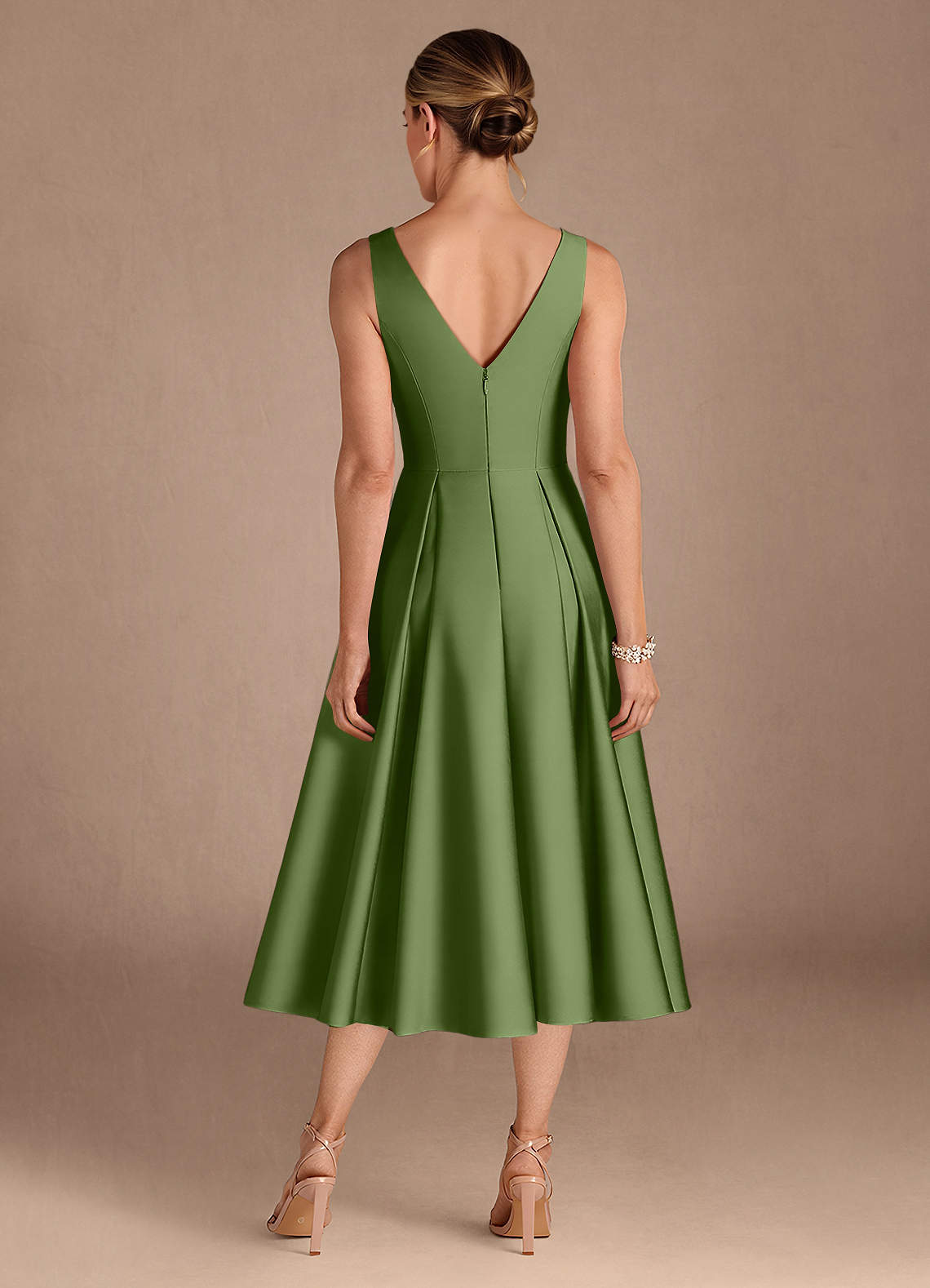 Azazie Fulton vestidos de madre de la novia Vestido de Enebro de Satén Elástico de Corte En A con Plisado image2