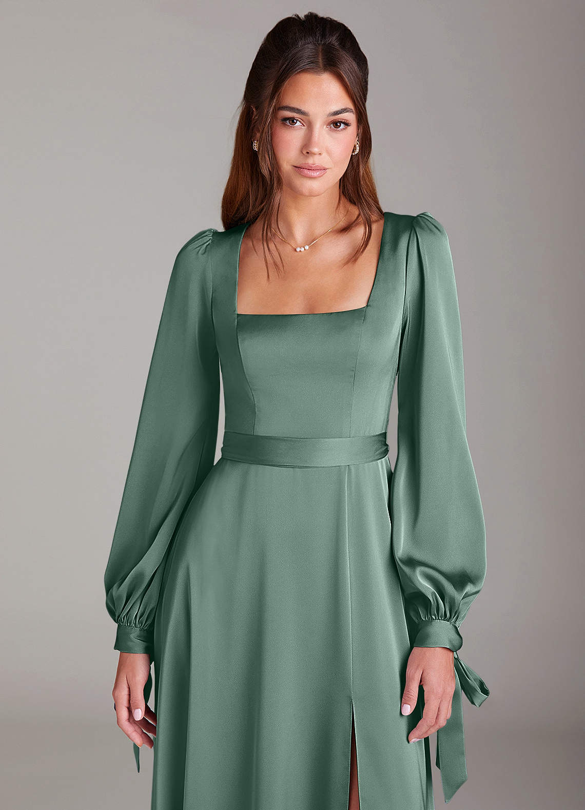 Azazie Leonia Robes de demoiselle d'honneur Robe Trapèze en Satin extensible Manche longue Eucalyptus image5