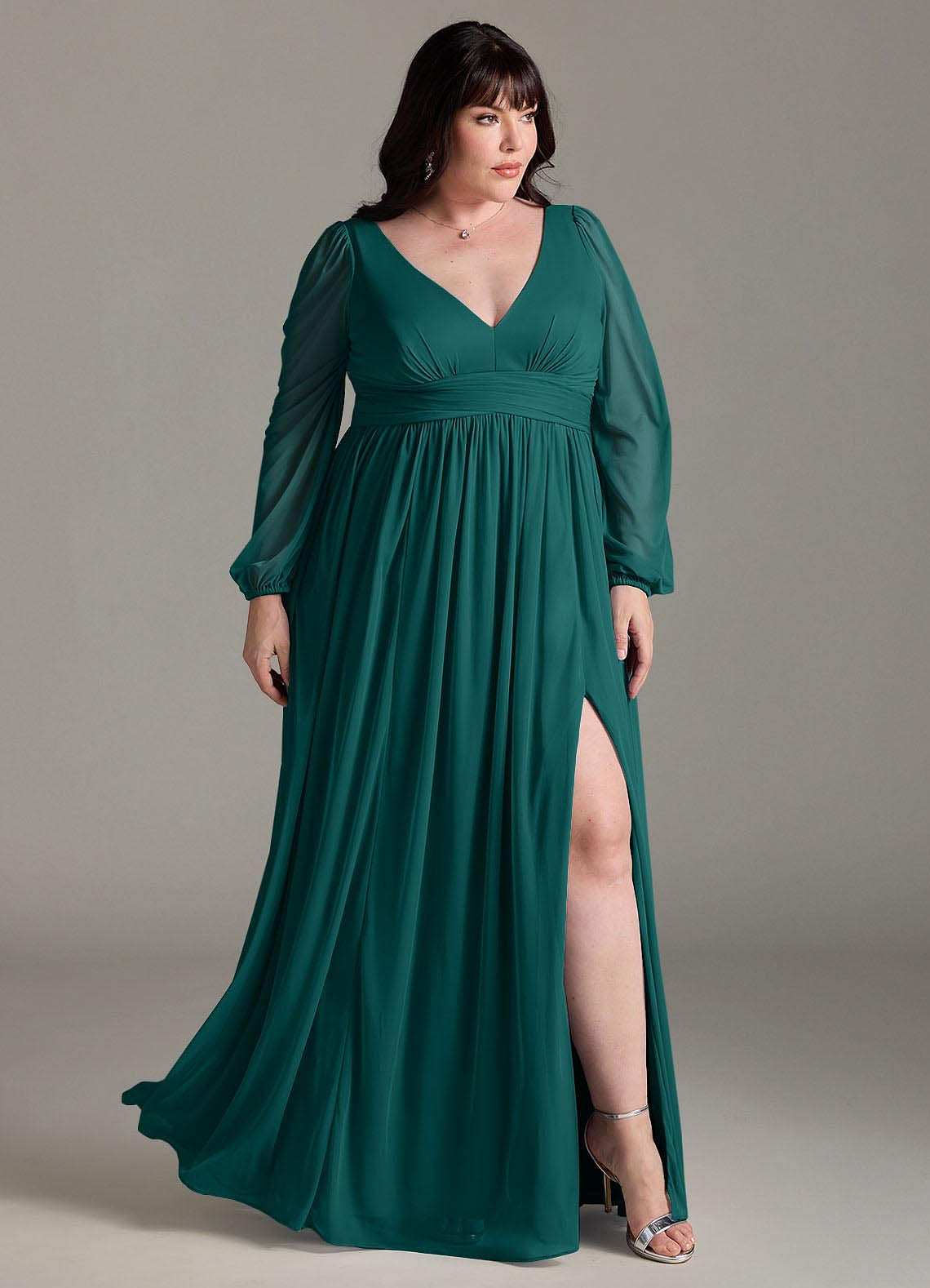 Azazie Norah Abiti da Damigella Abito A-Line in Chiffon con Maniche lunghe e Scollo a V Verde Pavone image8