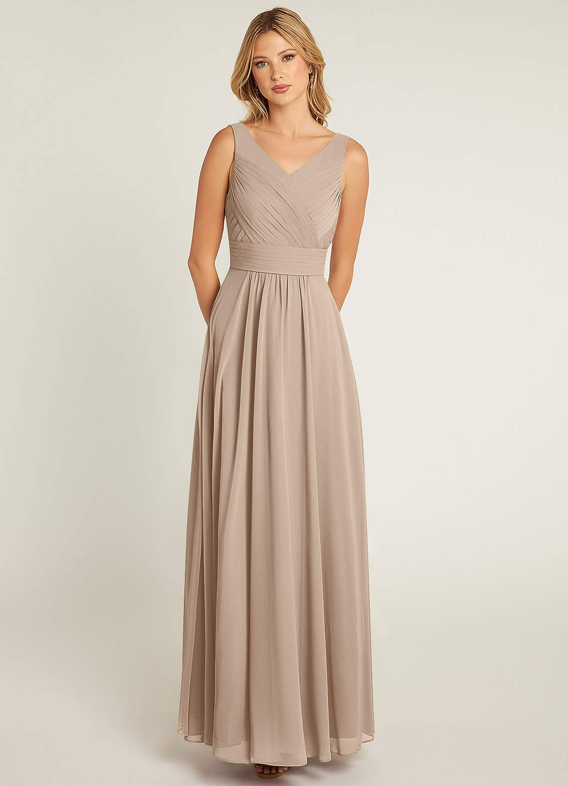 Azazie Pierrette Abiti da Damigella Abito A-Line in Chiffon Plissettato Taupe image1