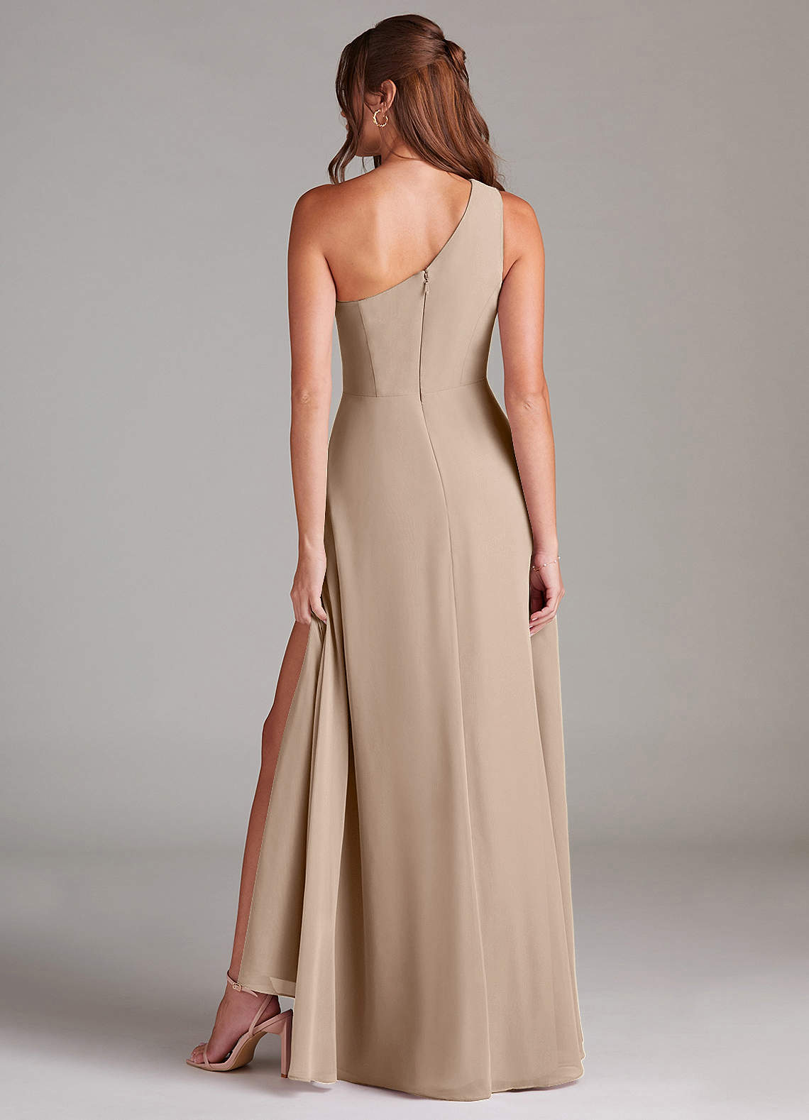 Azazie Brooke Vestidos de damas de honor Vestido de Gris Pardo de Gasa de Corte en A con Hombro unilateral image6