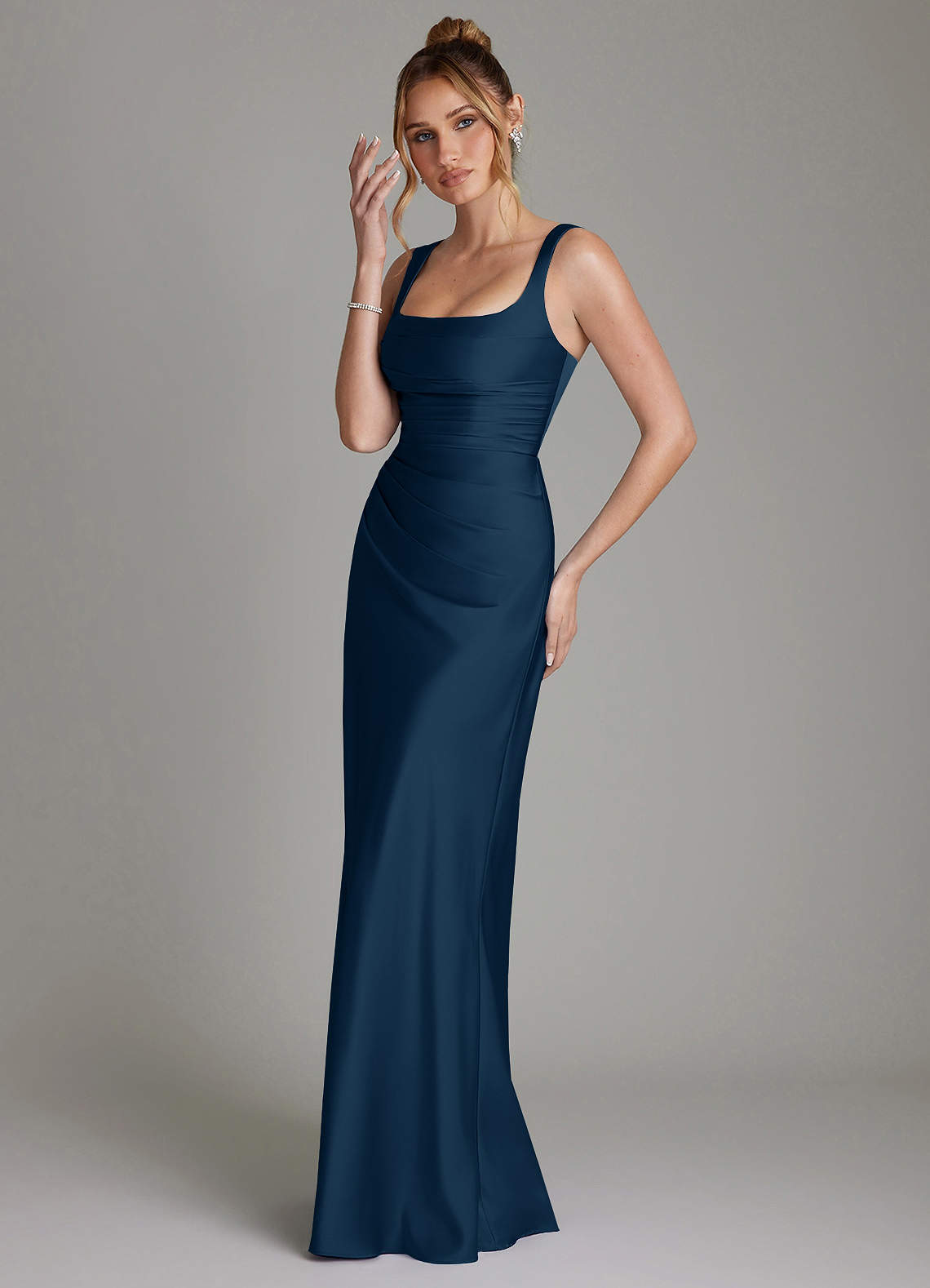 Azazie Agustina Robes de demoiselle d'honneur Robe Sirène en Satin extensible Corset Bleu Marine Foncé image4