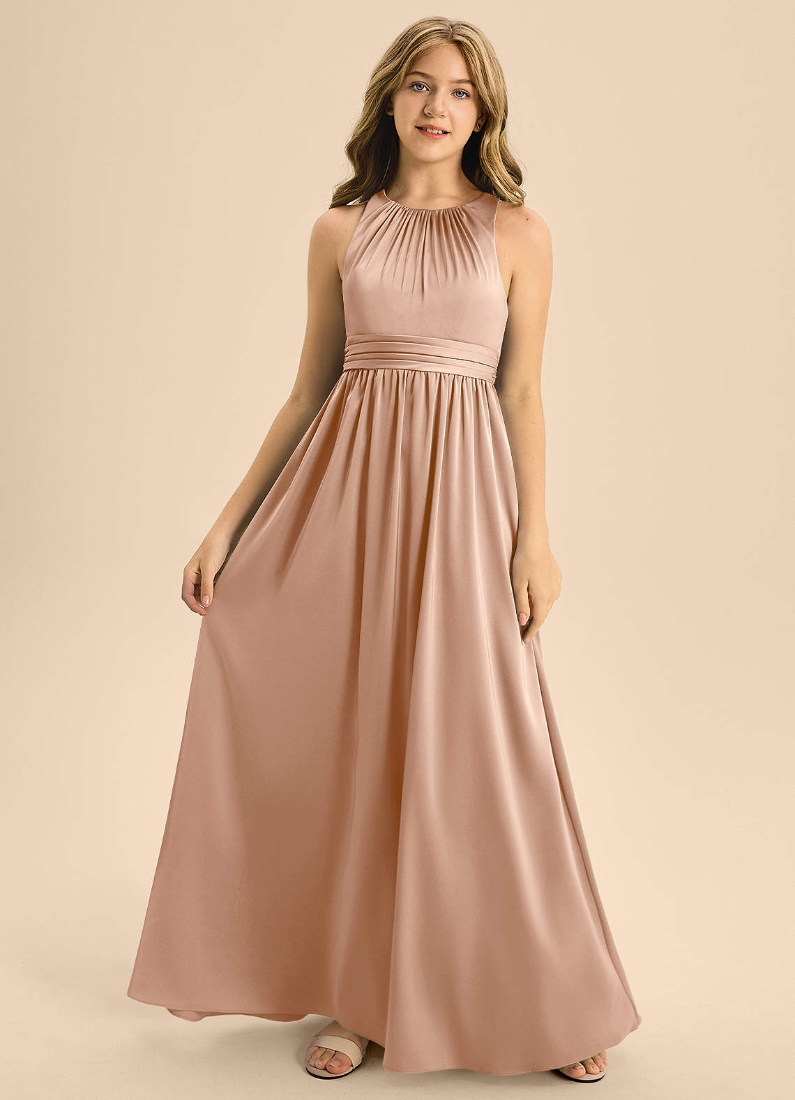 Azazie Jaylah Junior Vestido de Rosa Inglesa de Satén Elástico de Corte en A con Plisado image3