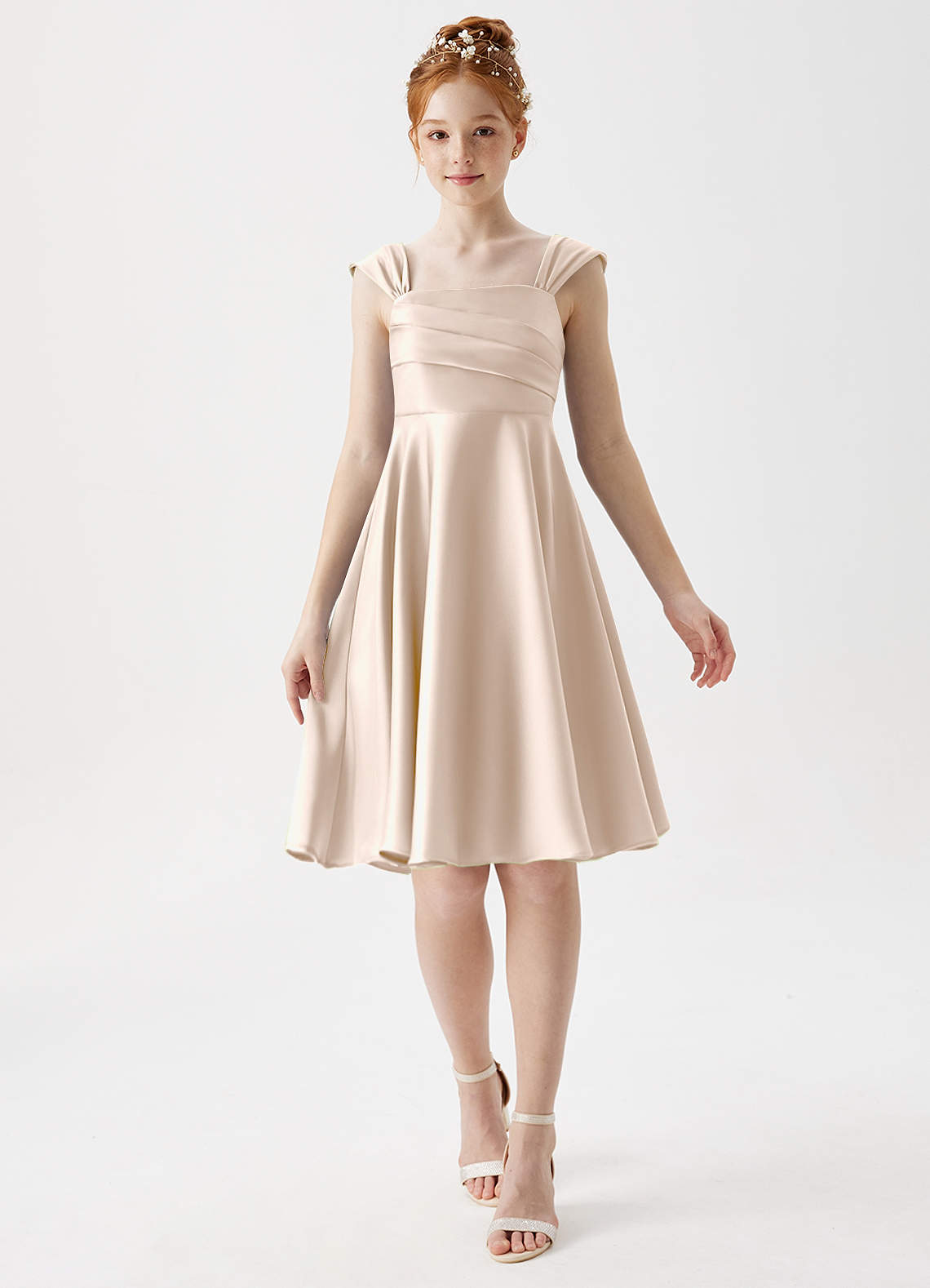 Azazie Amira Junior Vestido de Alabastro Blanco de Satén Elástico de Corte En A con Plisado image1
